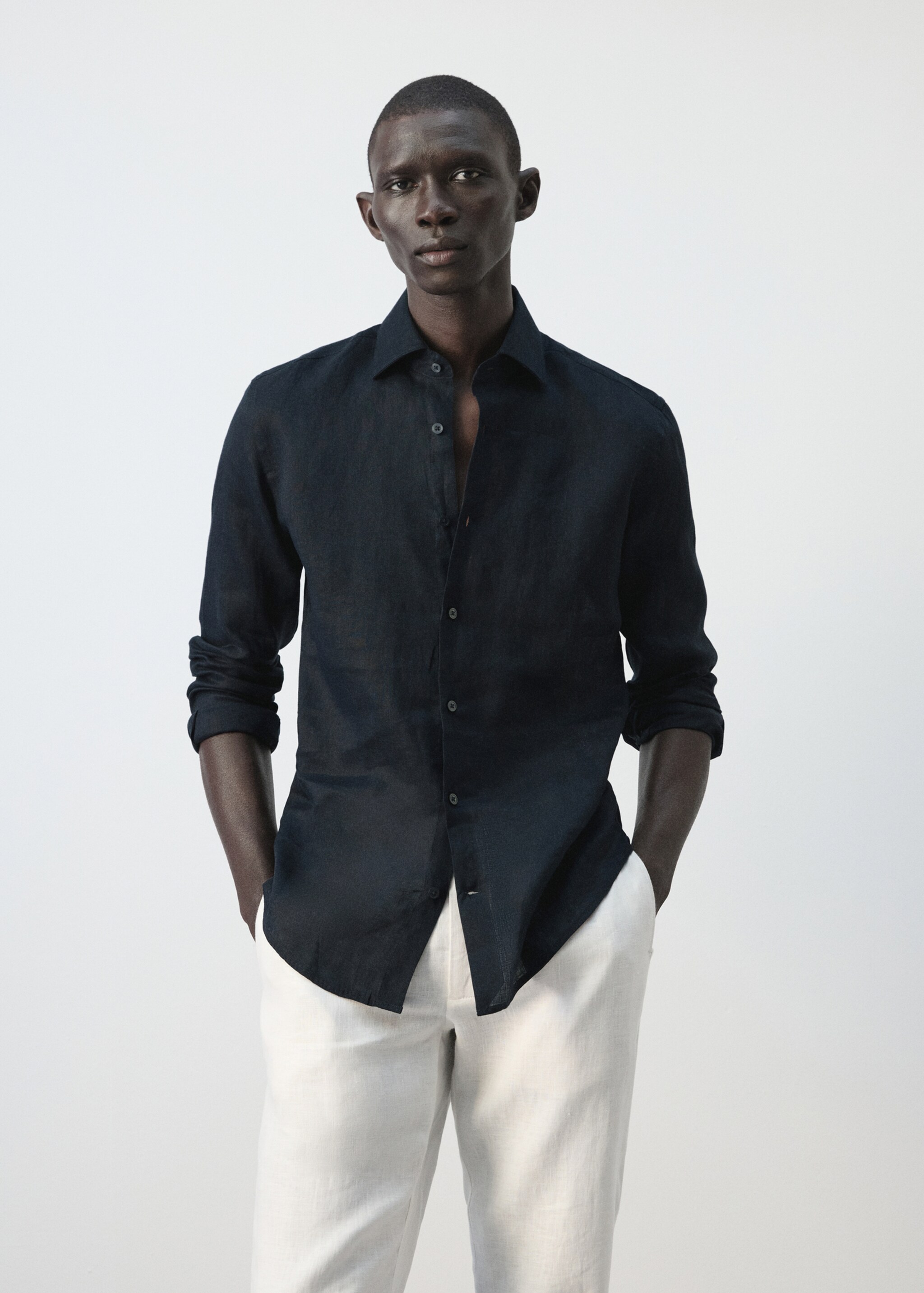 Camisa slim fit 100% lino - Plano medio, Azul marino. Ref: 27095947-00.