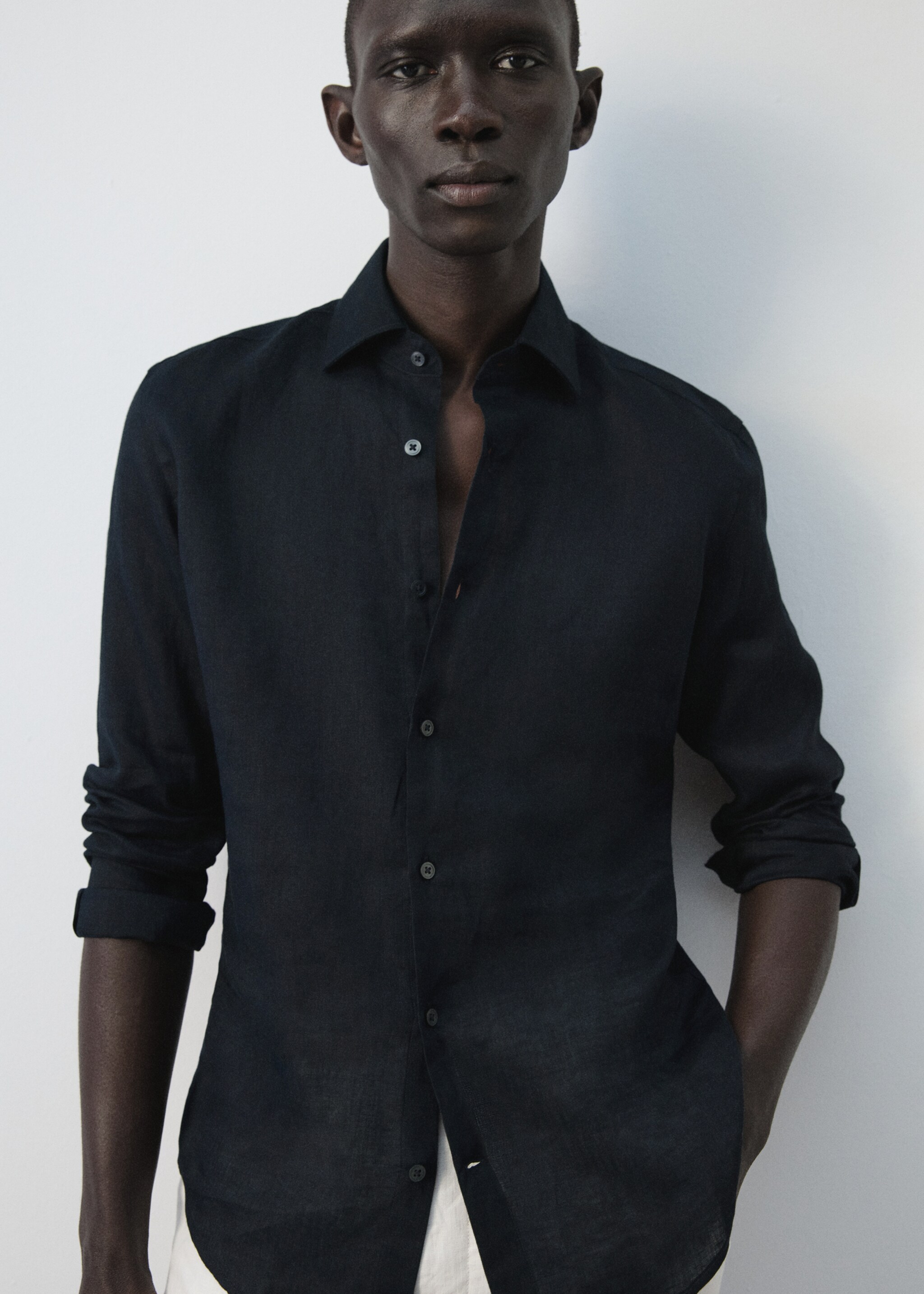 Camisa slim fit 100% lino - Detalle del artículo 6, Azul marino. Ref: 27095947-00.