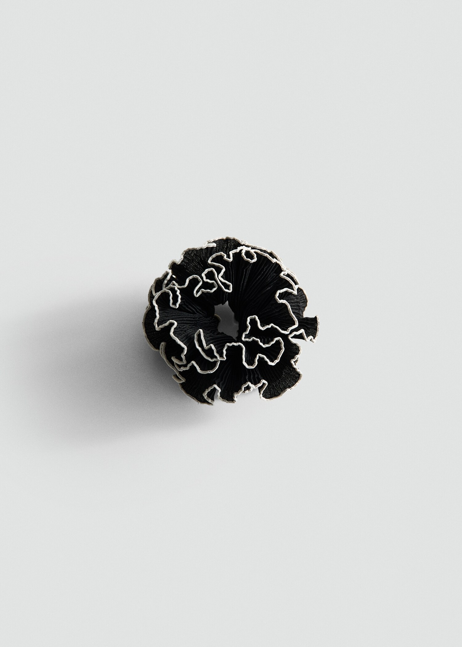 Chouchou fleuri avec liseré contrasté - Article sans modèle