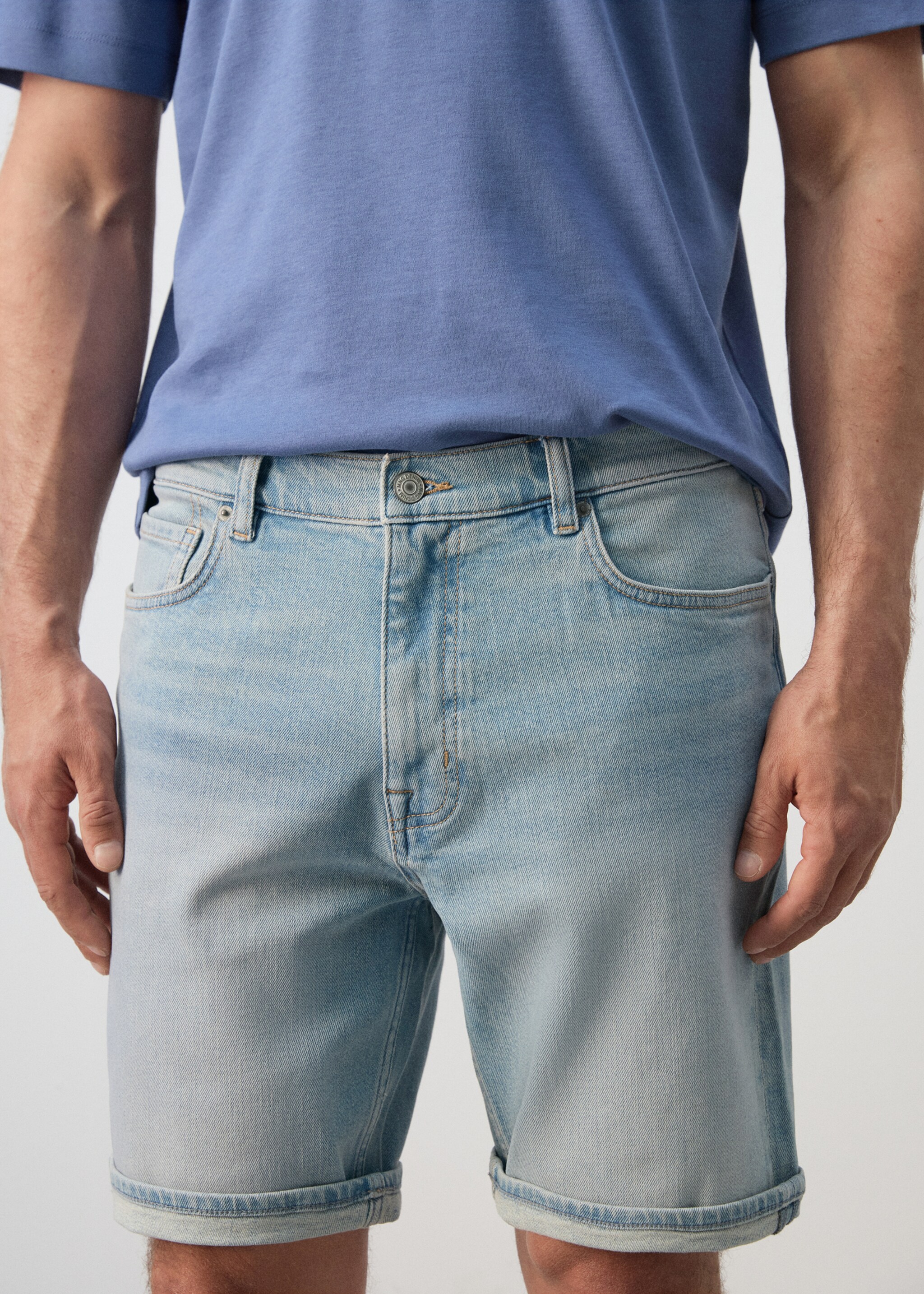 Bermuda en jean slim fit - Détail de l'article 1, Bleu clair. Ref: 27095957-00.