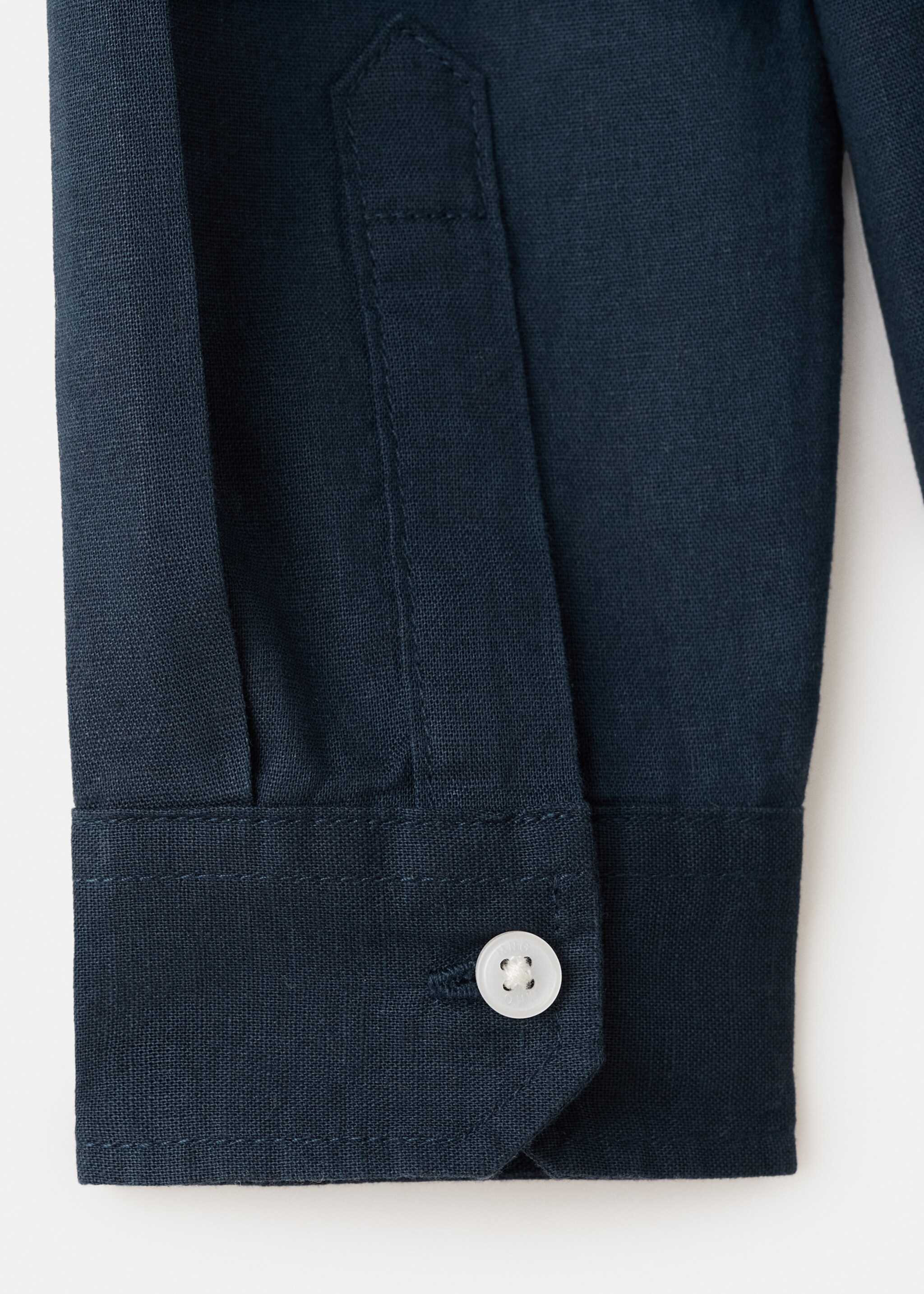 Linen-blend shirt - Details of the article 8, Dark Navy. Ref: 27095959-00.