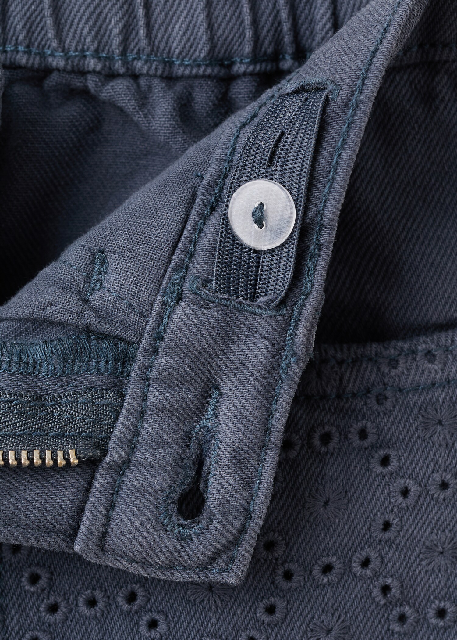 Embroidered detail shorts - Details of the article 0