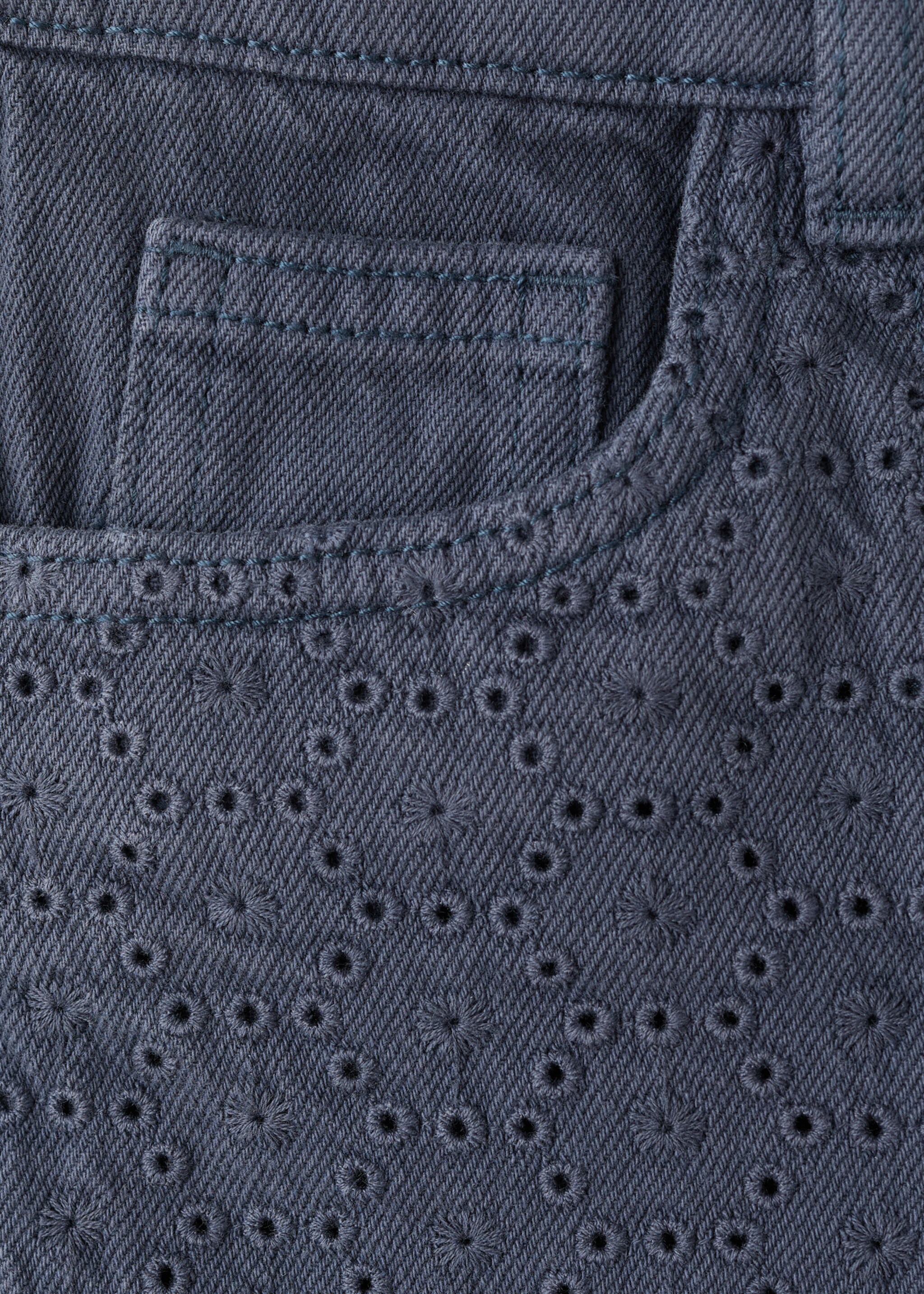 Embroidered detail shorts - Details of the article 8, Navy. Ref: 27095973-00.