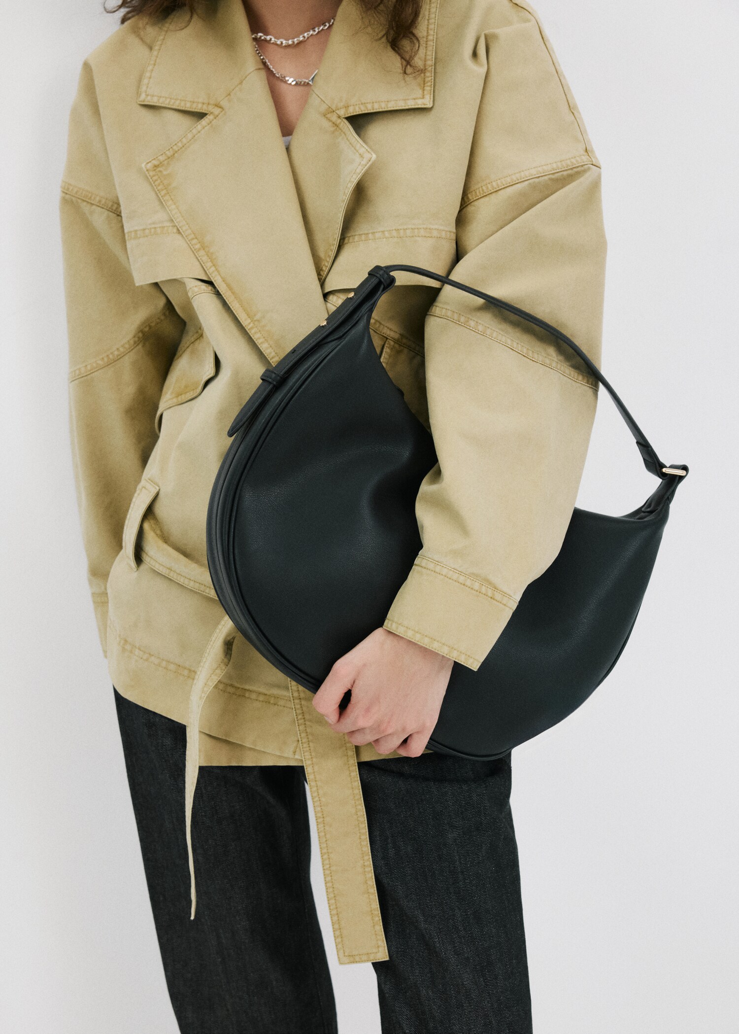 Oval shoulder bag - Details of the article 9