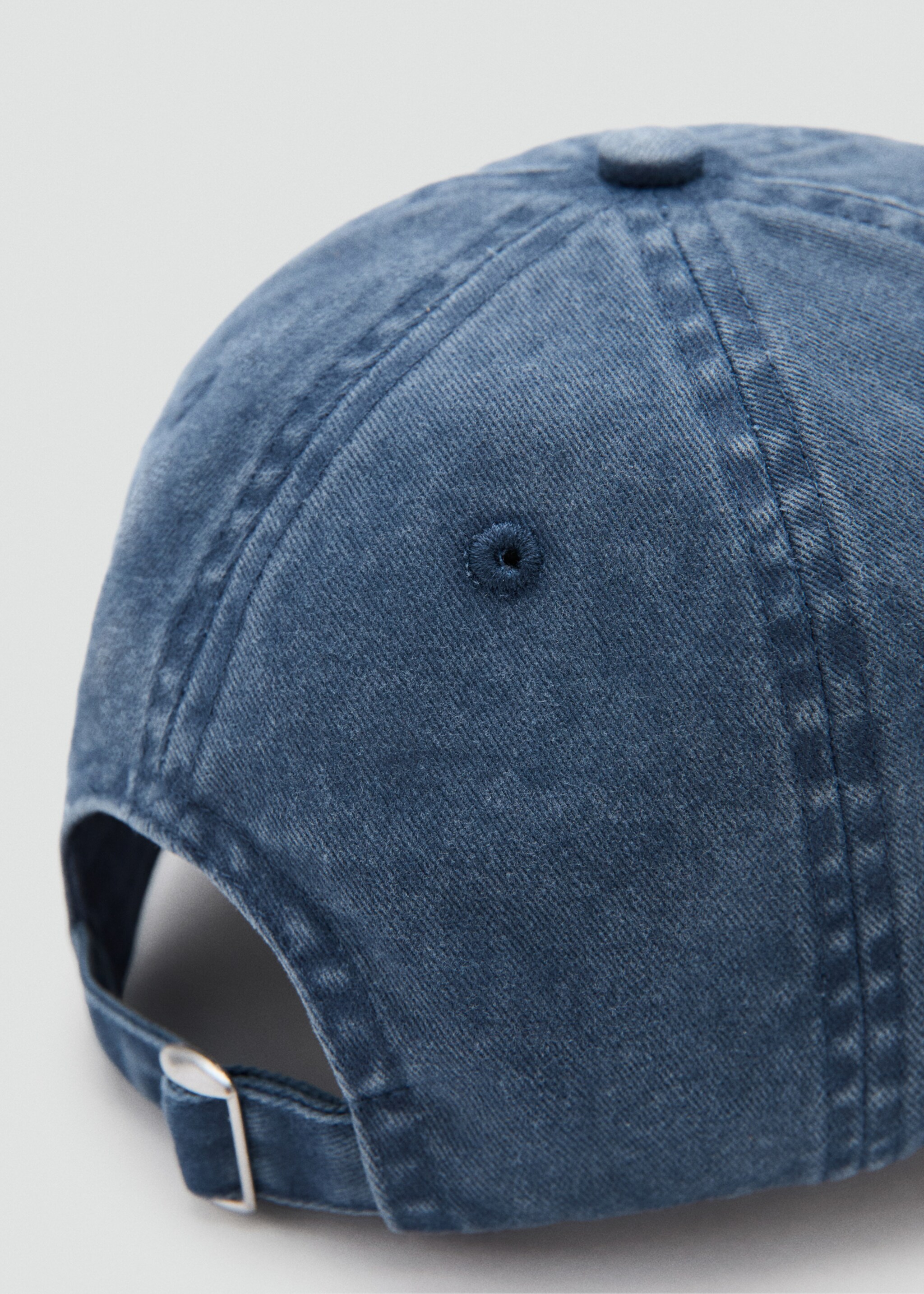 Cap with embroidered text - Details of the article 2, Navy. Ref: 27095983-00.