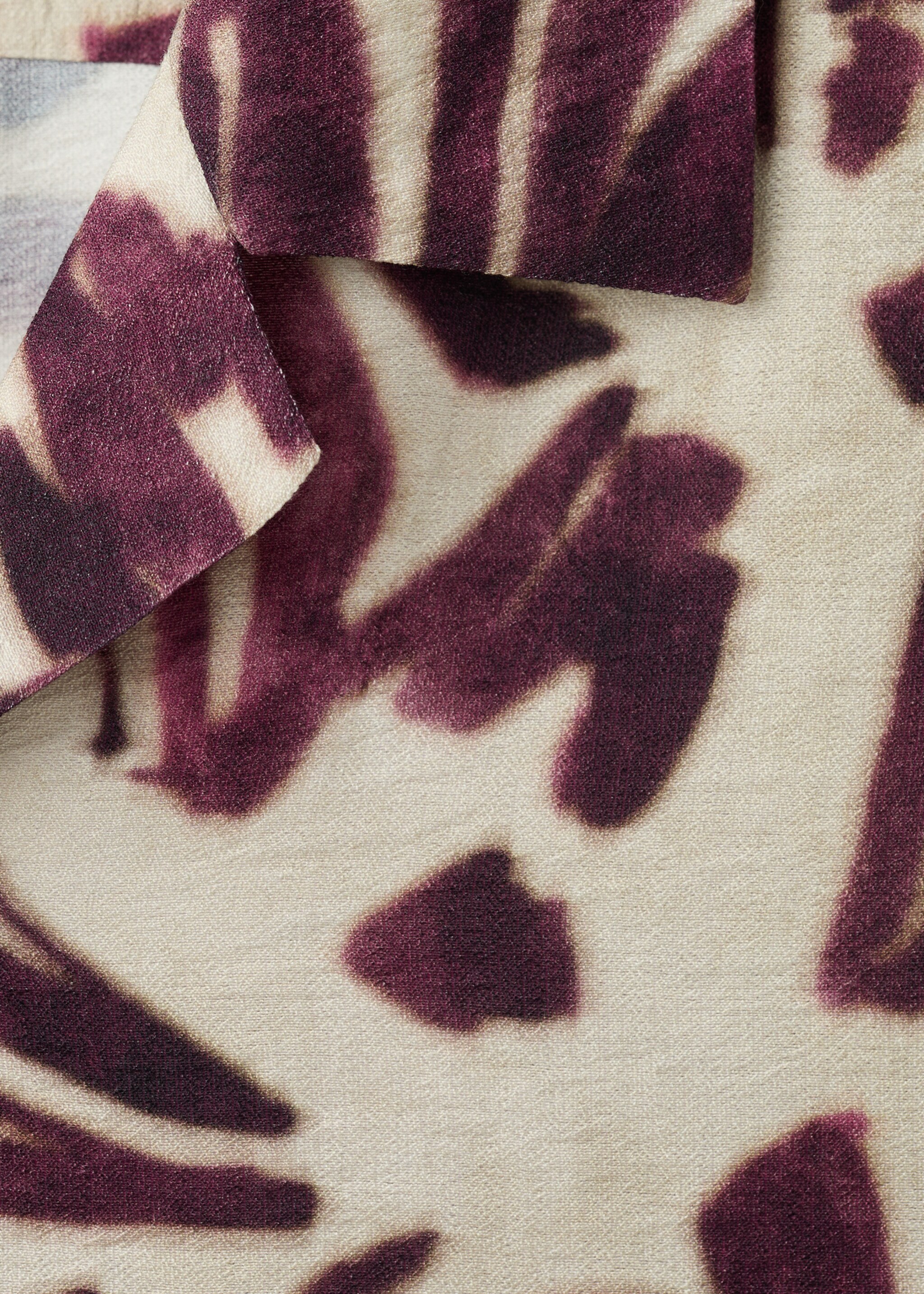 Camisa fluida estampada cuello bowling - Detalle del artículo 8, Púrpura. Ref: 27095986-00.