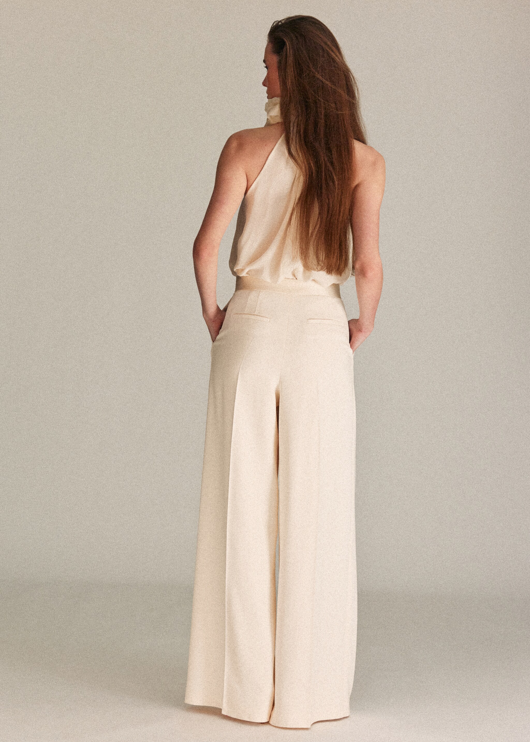 Halter neck floral blouse - Reverse of the article, Ecru. Ref: 27095992-00.