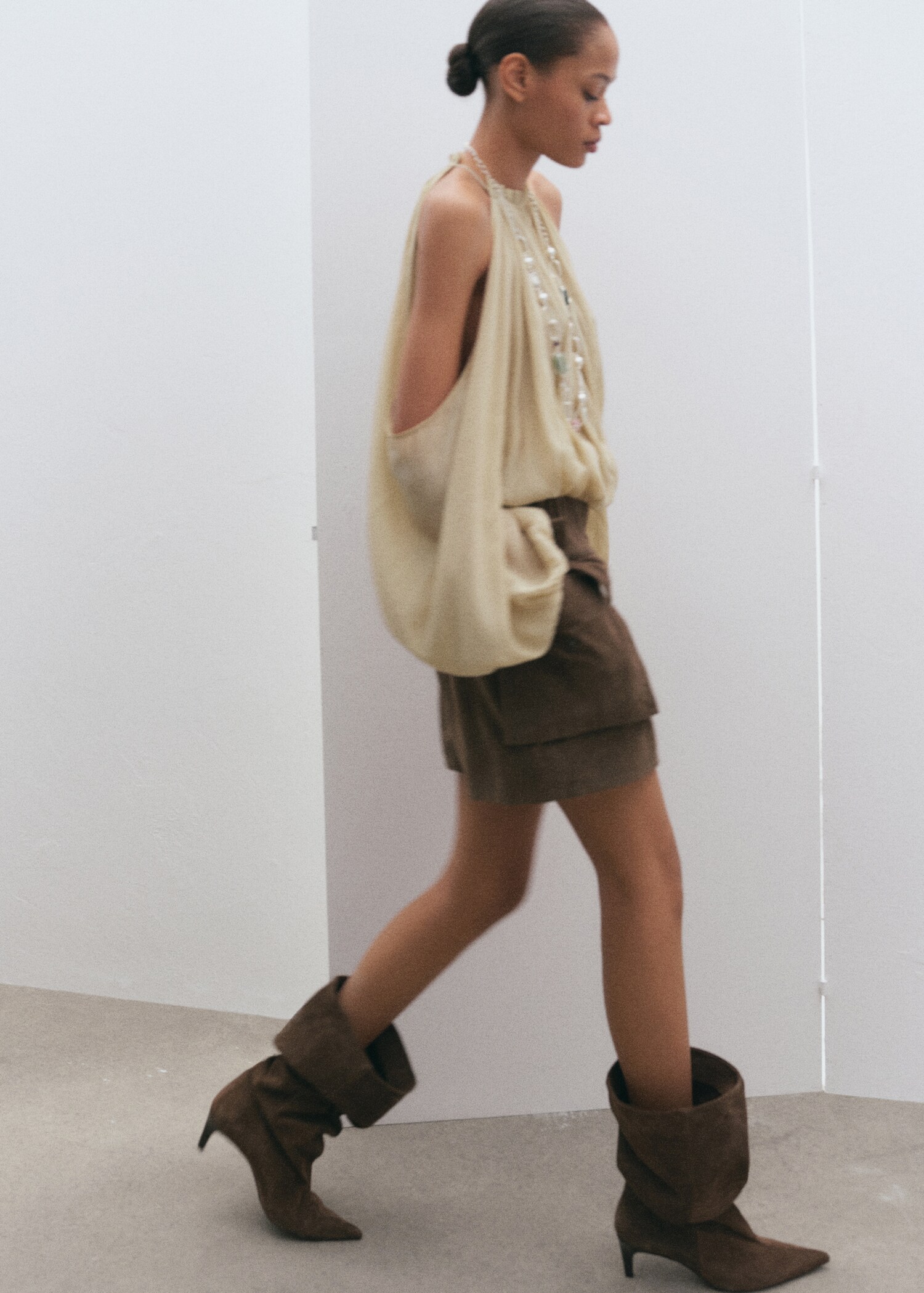 Gathered off-the-shoulder blouse - Details of the article 2