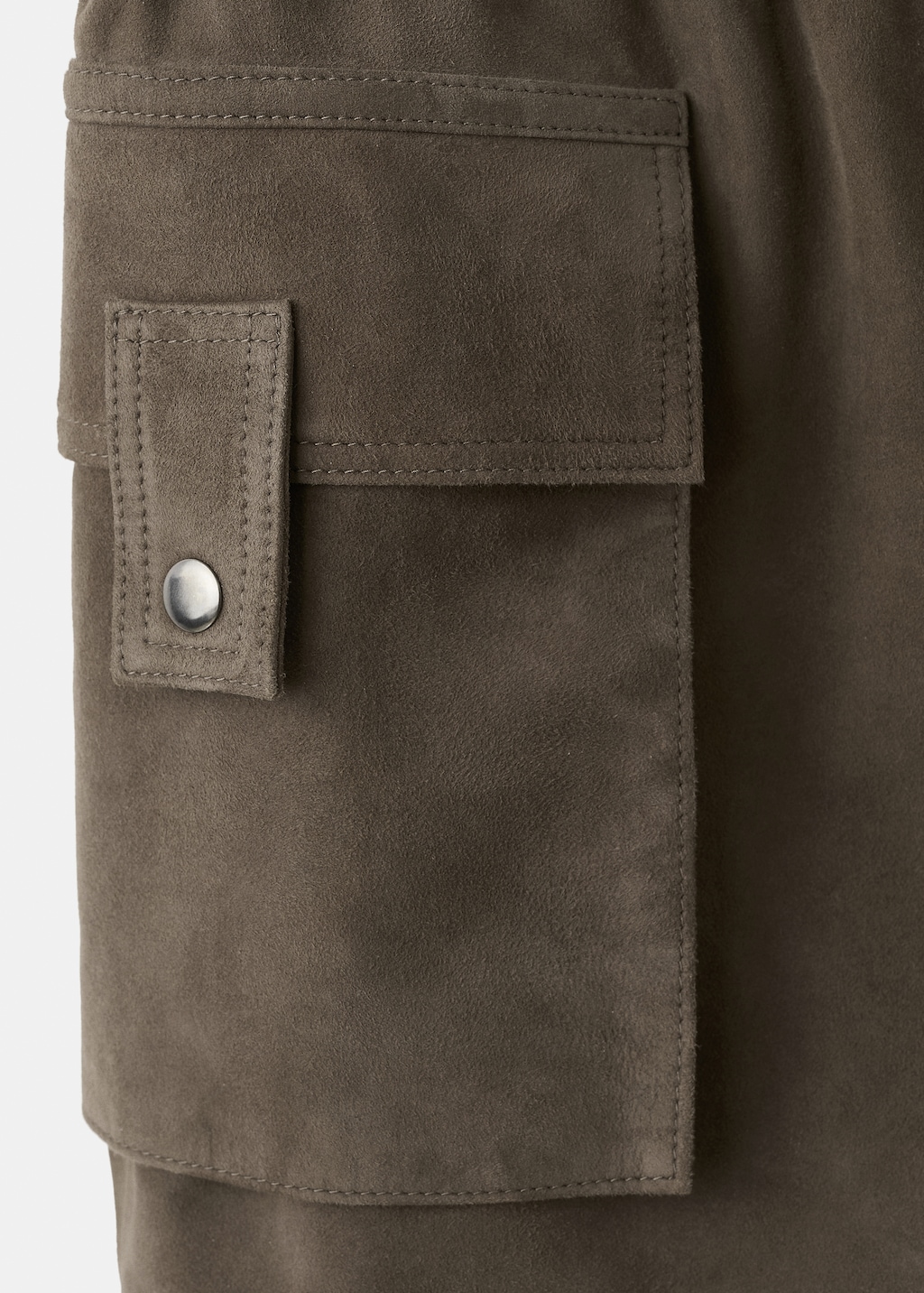 Suede shorts with pockets - image 5