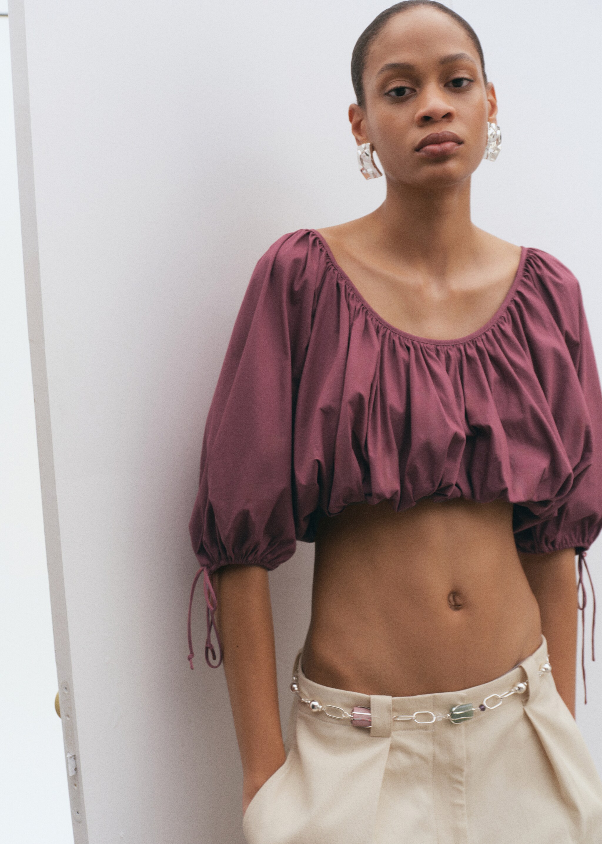 Puff-sleeved cropped blouse - Medium plane, Cherry. Ref: 27095999-00.