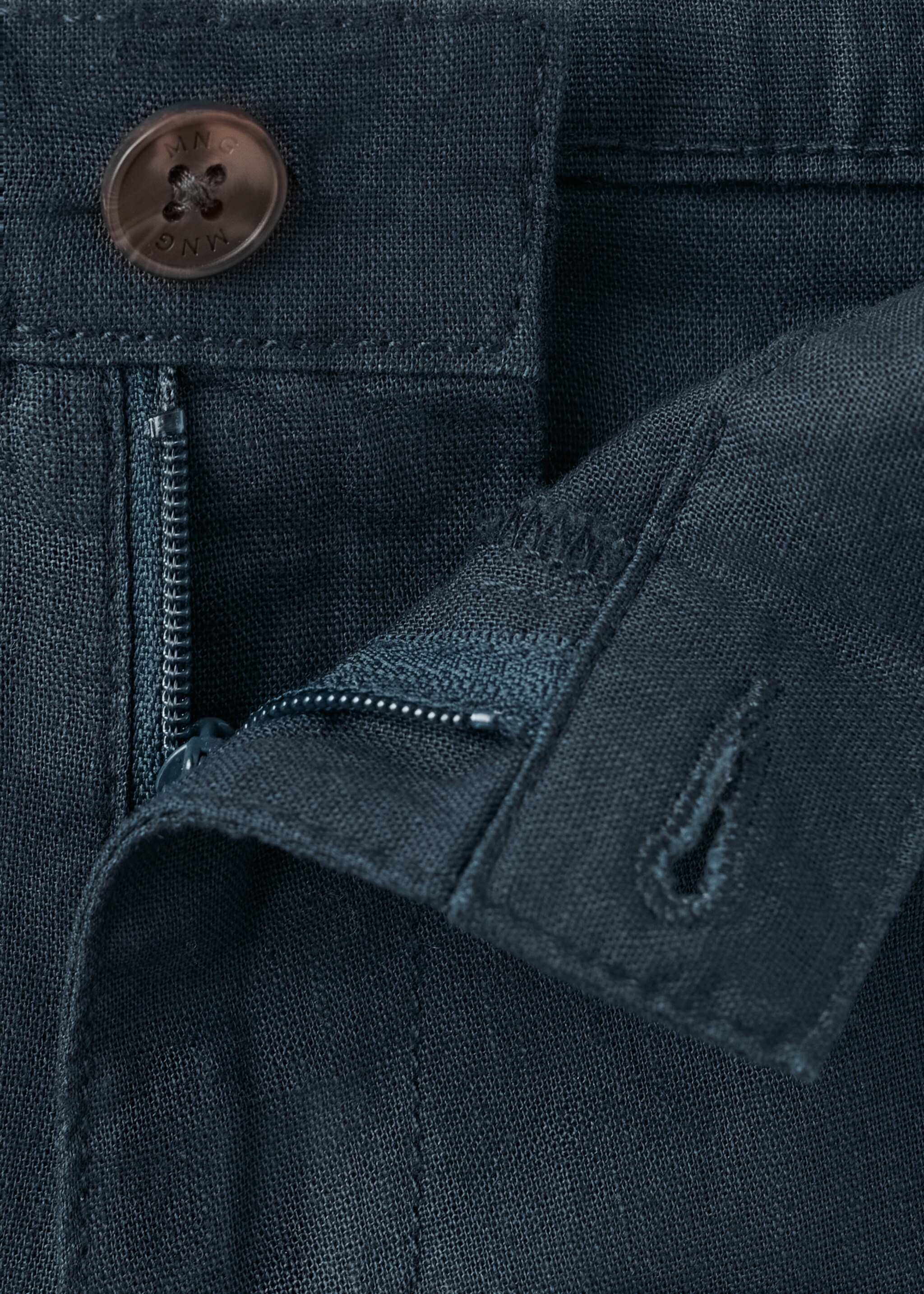 Linen-blend Bermuda shorts - Details of the article 8, Navy. Ref: 27096338-00.