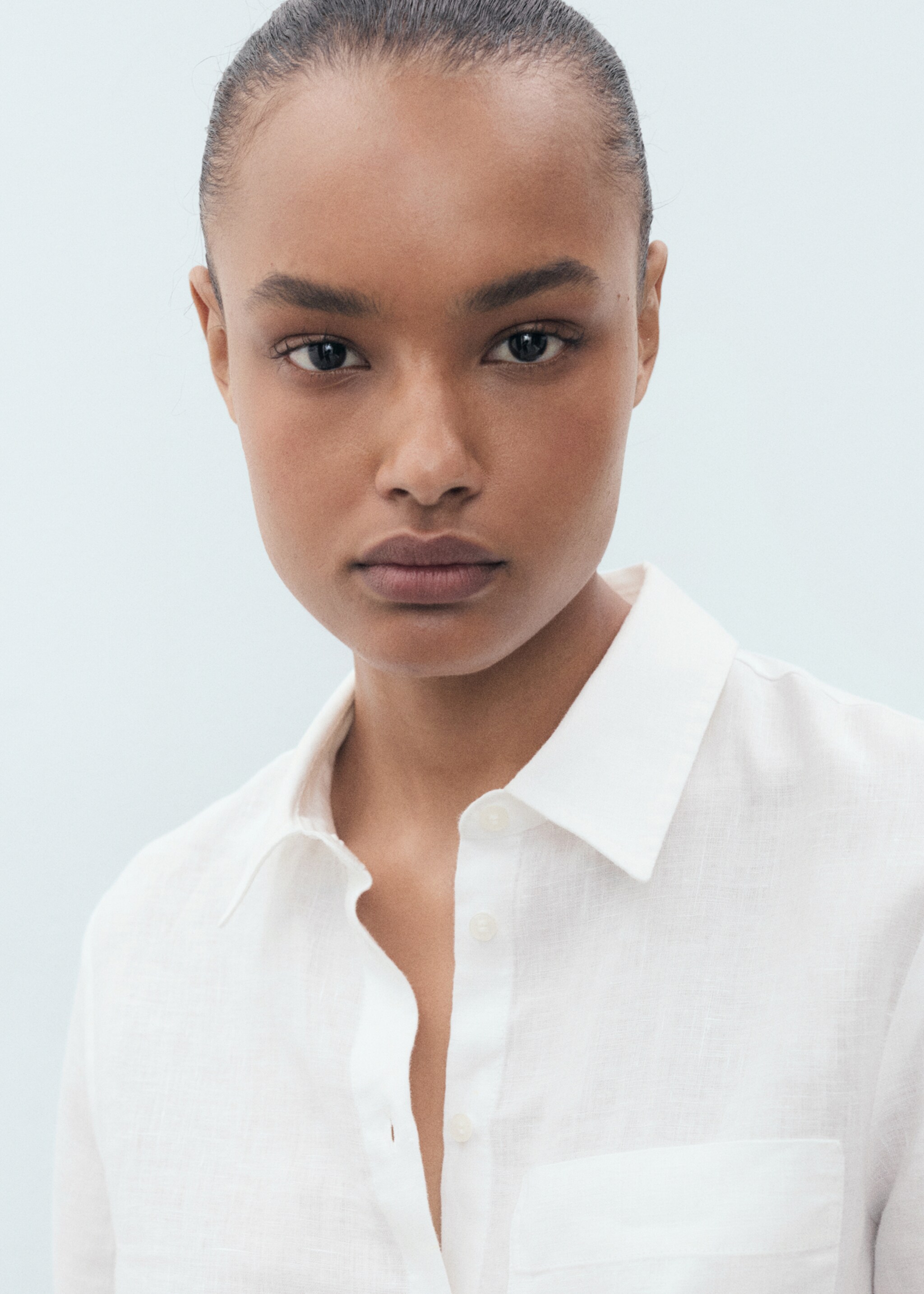 Camisa lino bolsillo - Detalle del artículo 2, Blanco roto. Ref: 27096345-00.