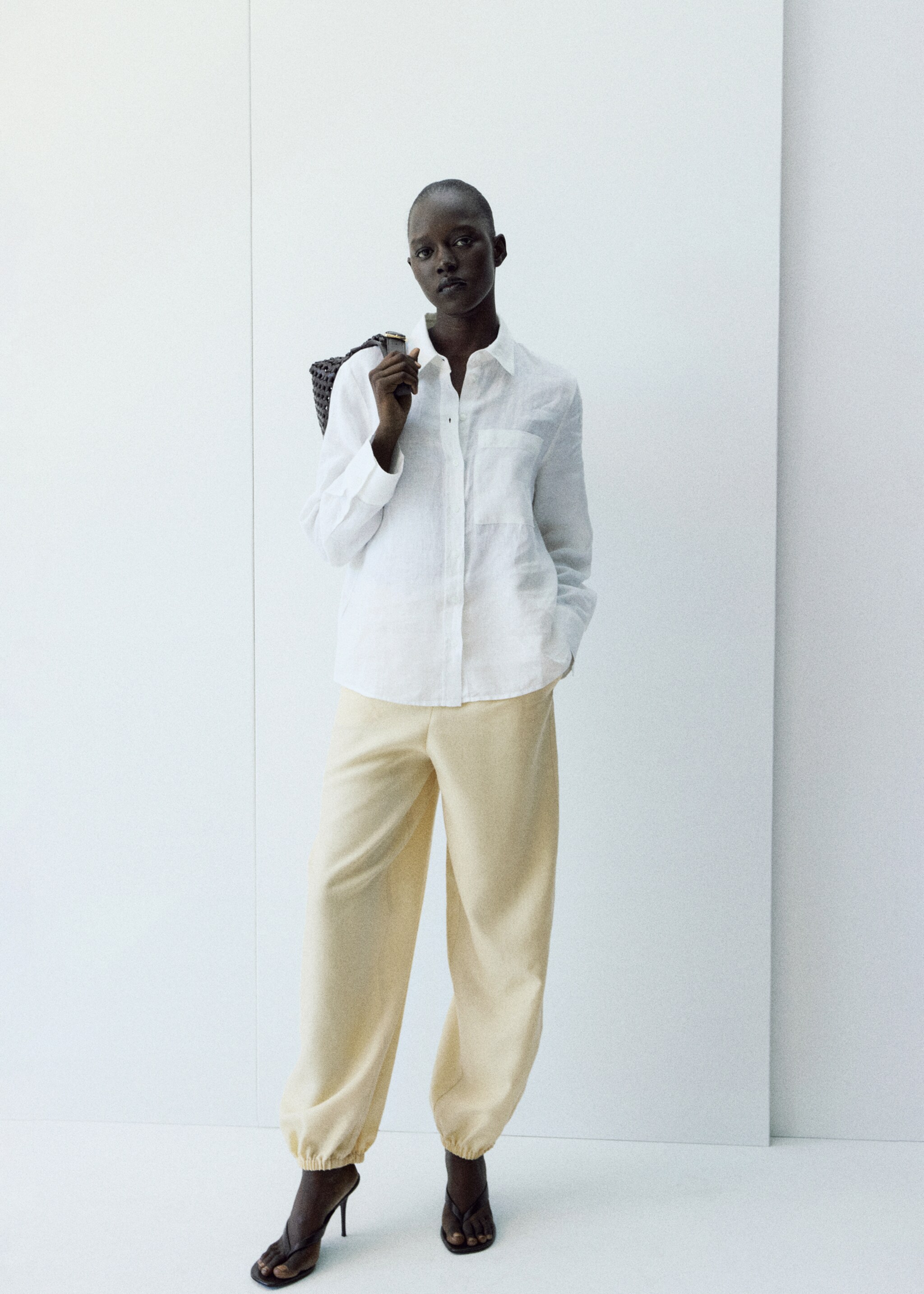 Pocket linen shirt - Details of the article 6, Off White. Ref: 27096345-00.