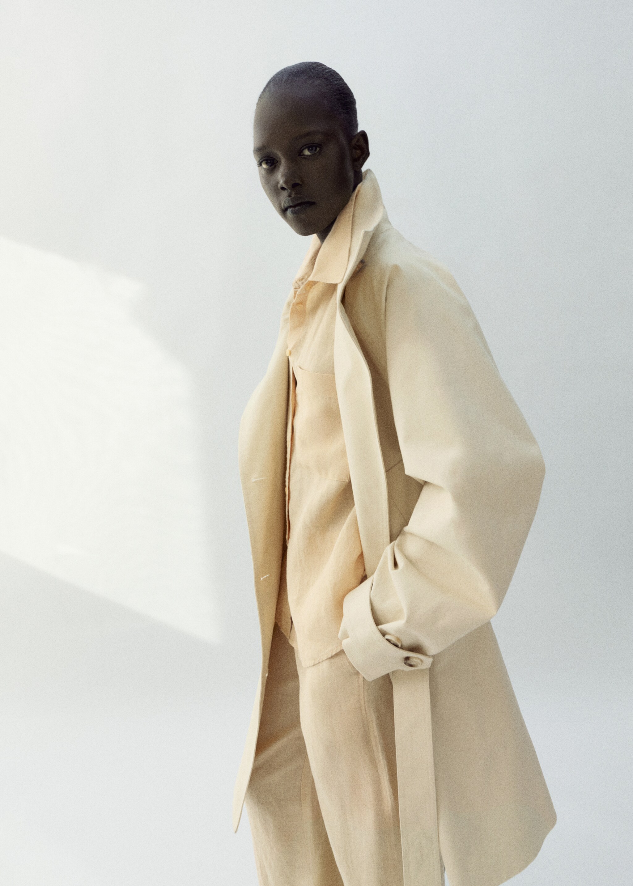 Pocket linen shirt - Medium plane, Pastel Yellow. Ref: 27096345-00.