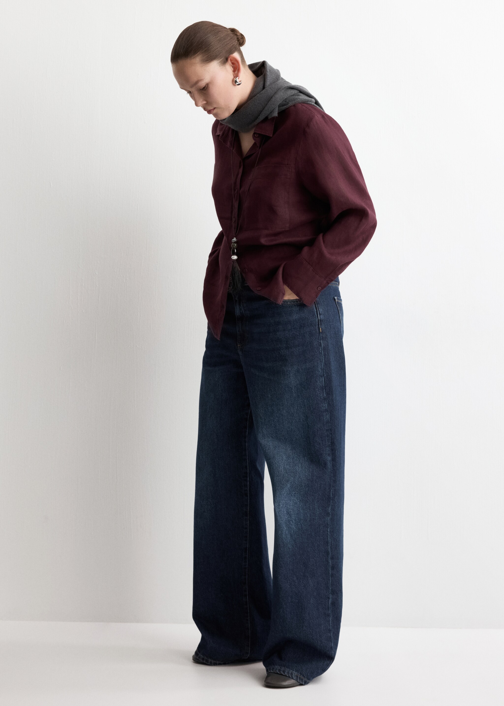 Pocket linen shirt - Details of the article 3, Plum. Ref: 27096345-00.