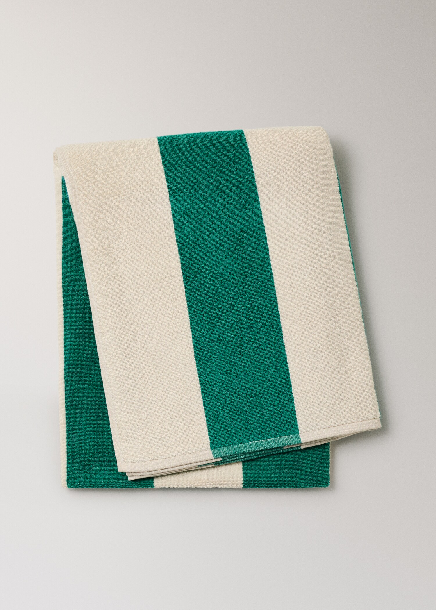 Cotton terry beach towel with stripes - Article without model