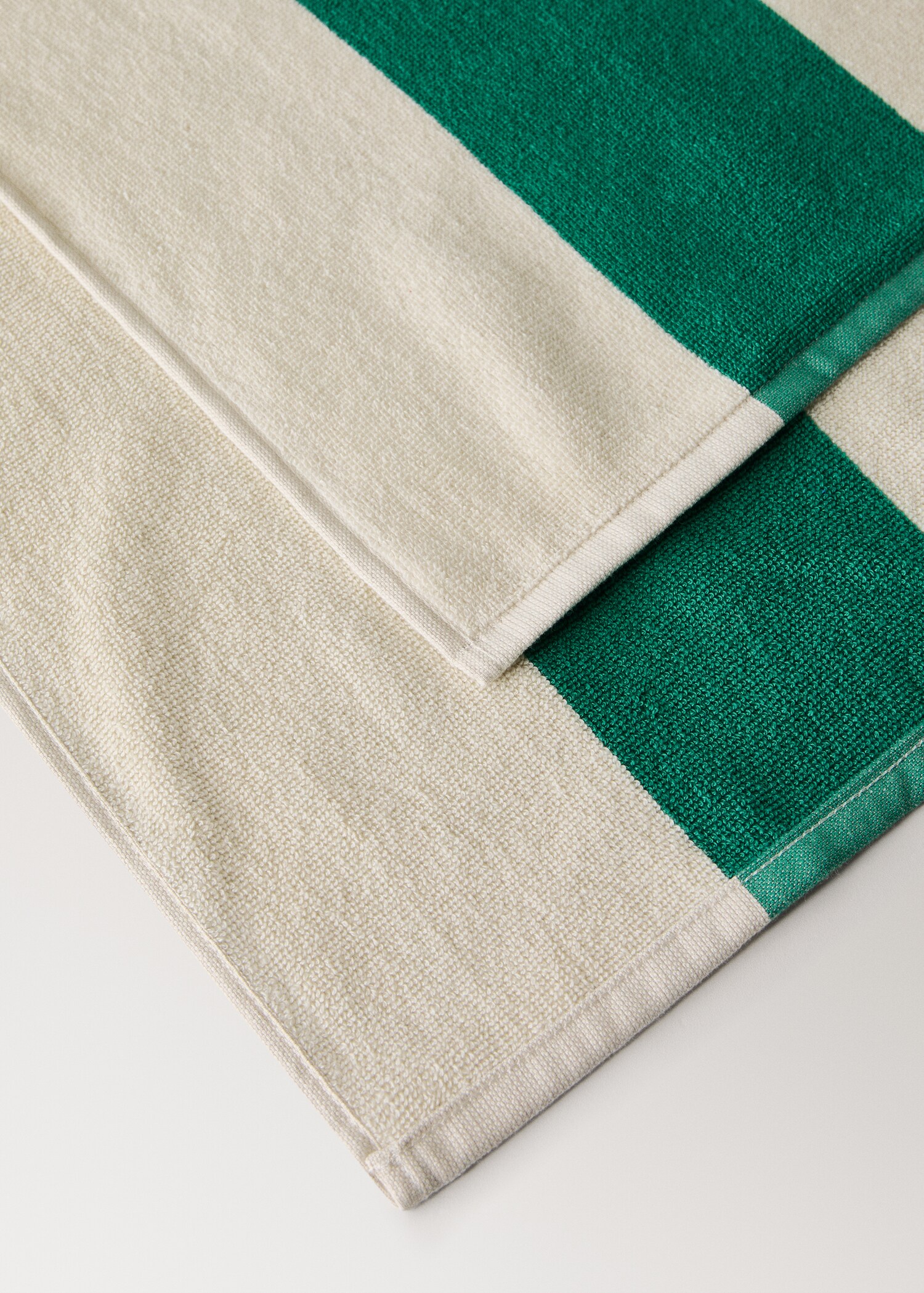 Cotton terry beach towel with stripes - Details of the article 2