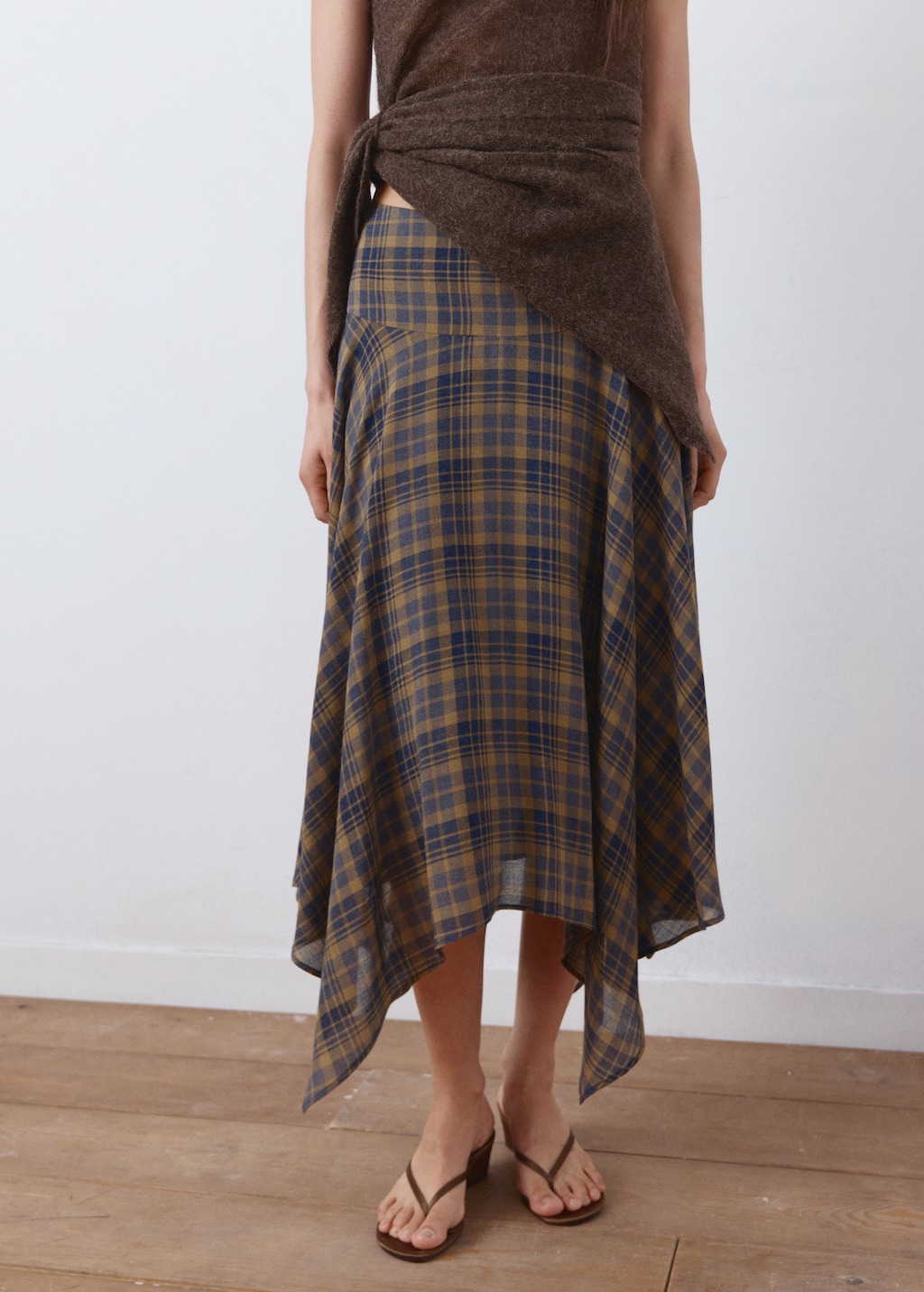 Checked asymmetric skirt - image 3