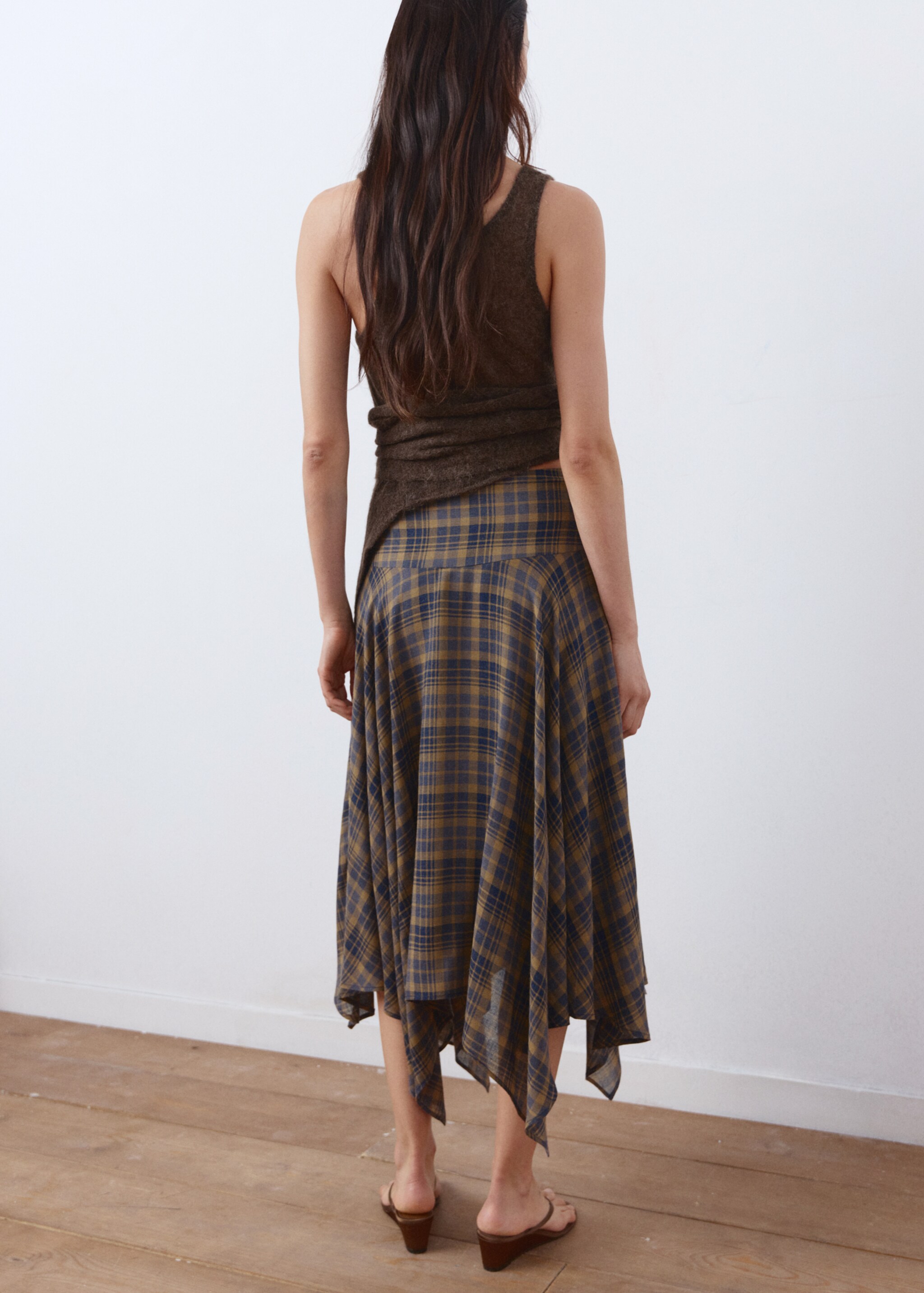 Jupe asymétrique carreaux - Verso de l’article, Marron. Ref: 27096361-00.