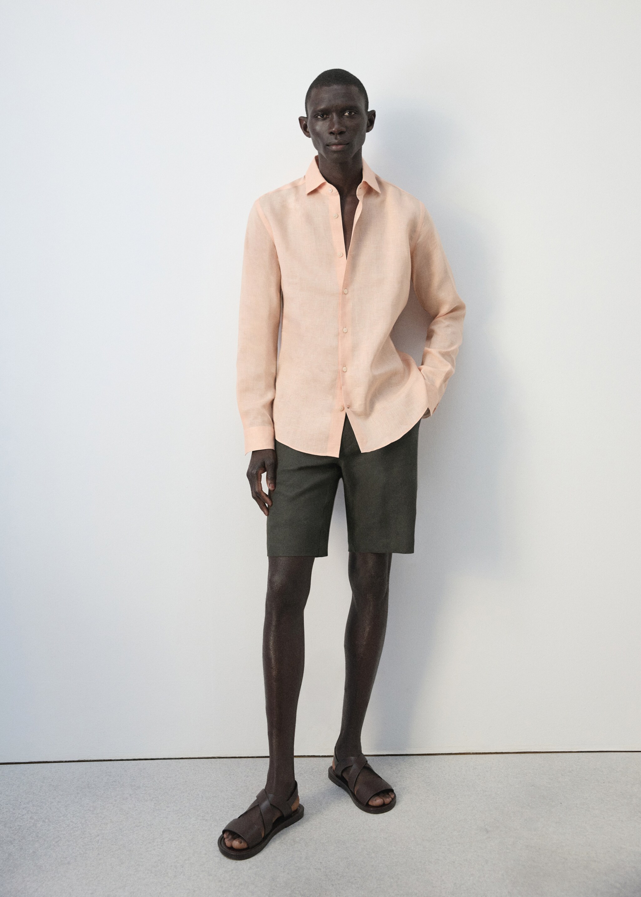 Chemise slim-fit 100 % lin - Détail de l'article 1, Pêche. Ref: 27096709-00.