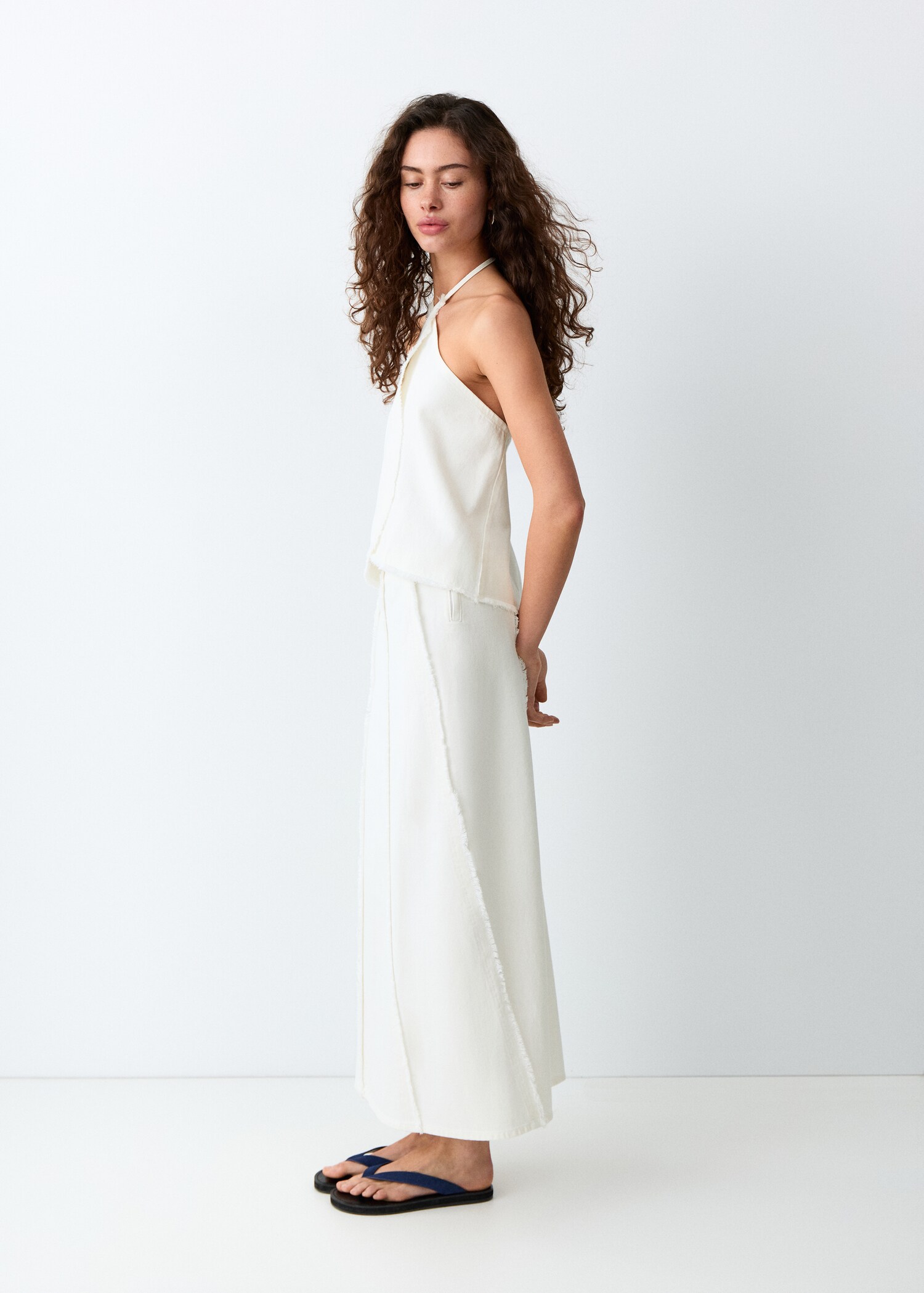 Crossed top with frayed details - Details of the article 6