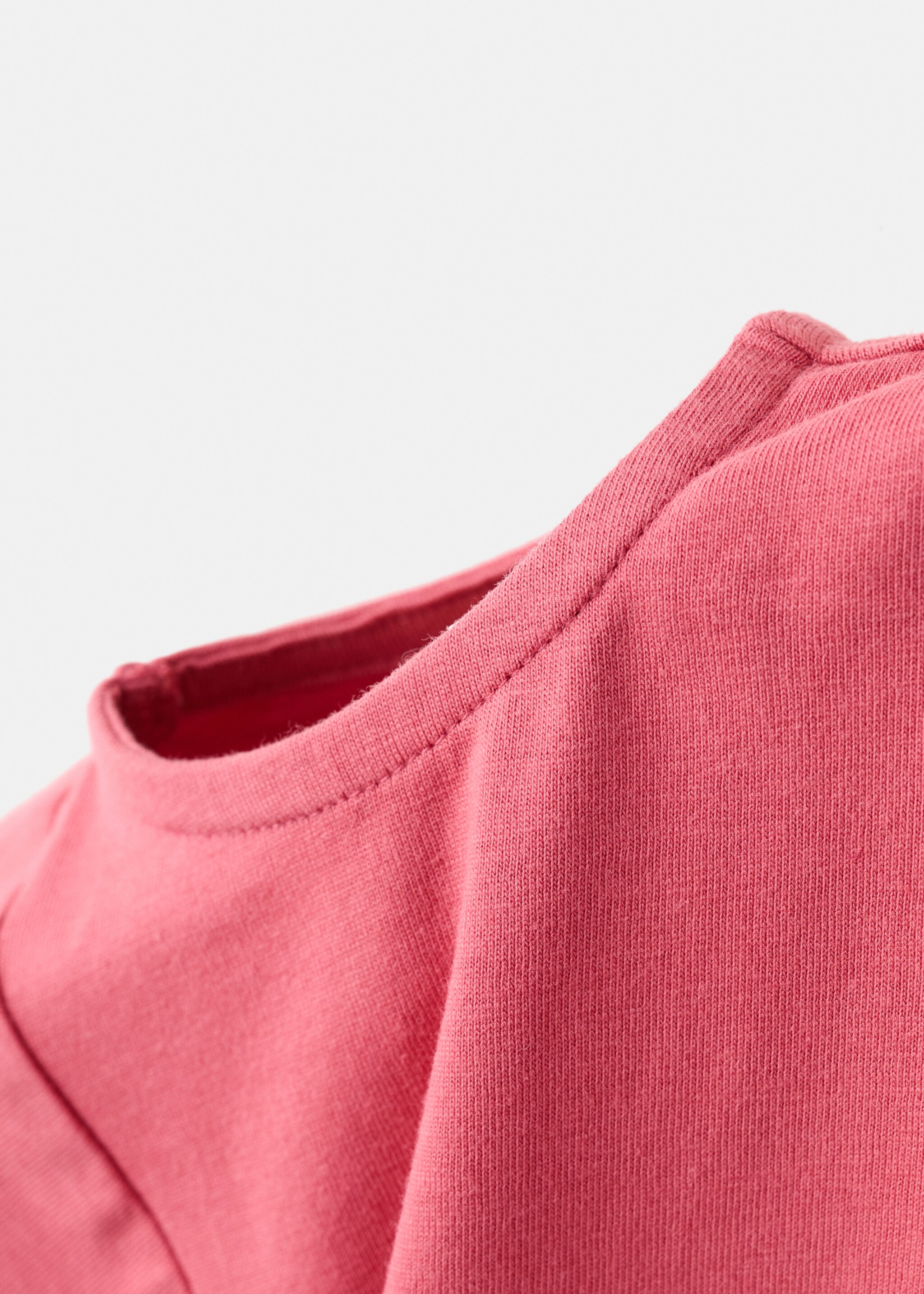 Off-the-shoulder cotton T-shirt - Details of the article 0, Strawberry. Ref: 27096734-00.