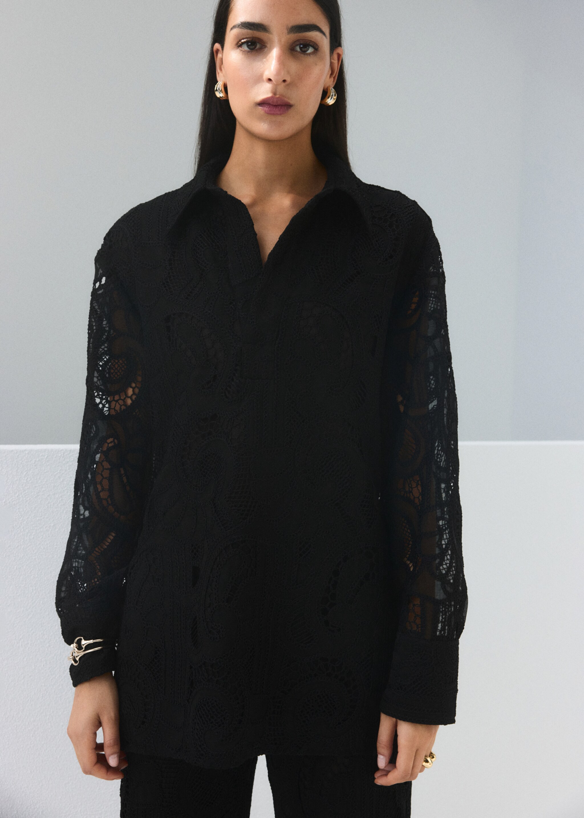 Embroidered openwork blouse - Medium plane, Black. Ref: 27097135-00.