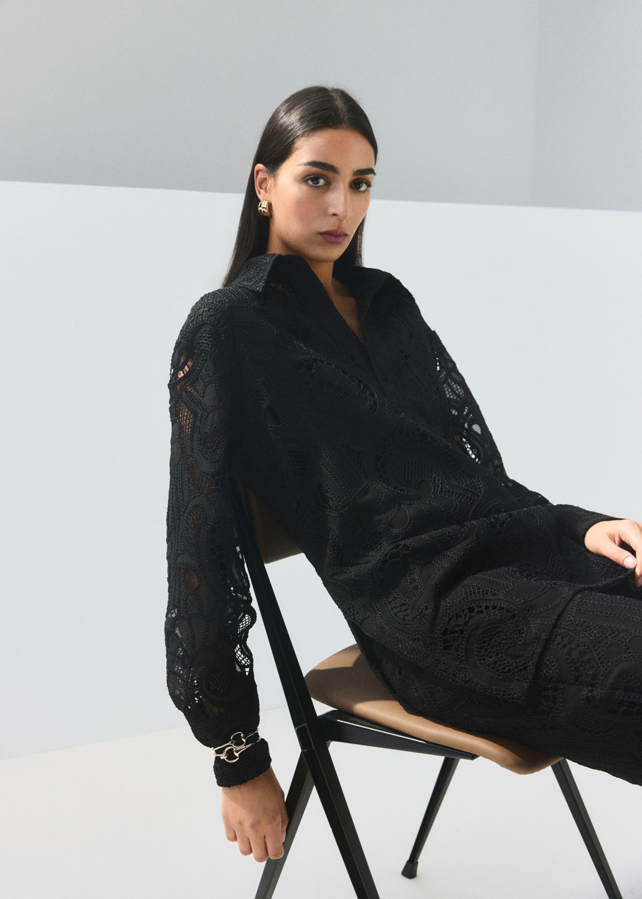 Embroidered openwork blouse - Details of the article 2, Black. Ref: 27097135-00.