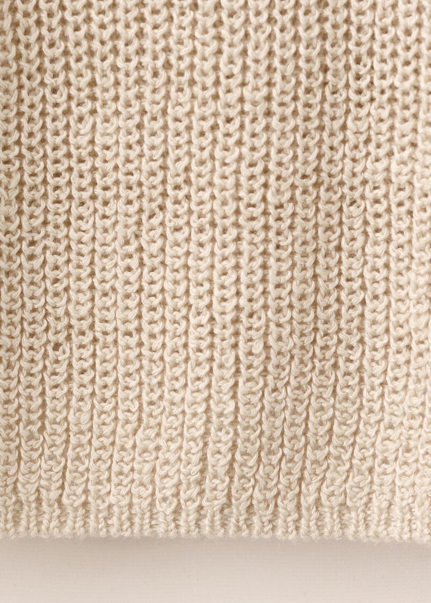 V-neck openwork knitted sweater - Details of the article 0