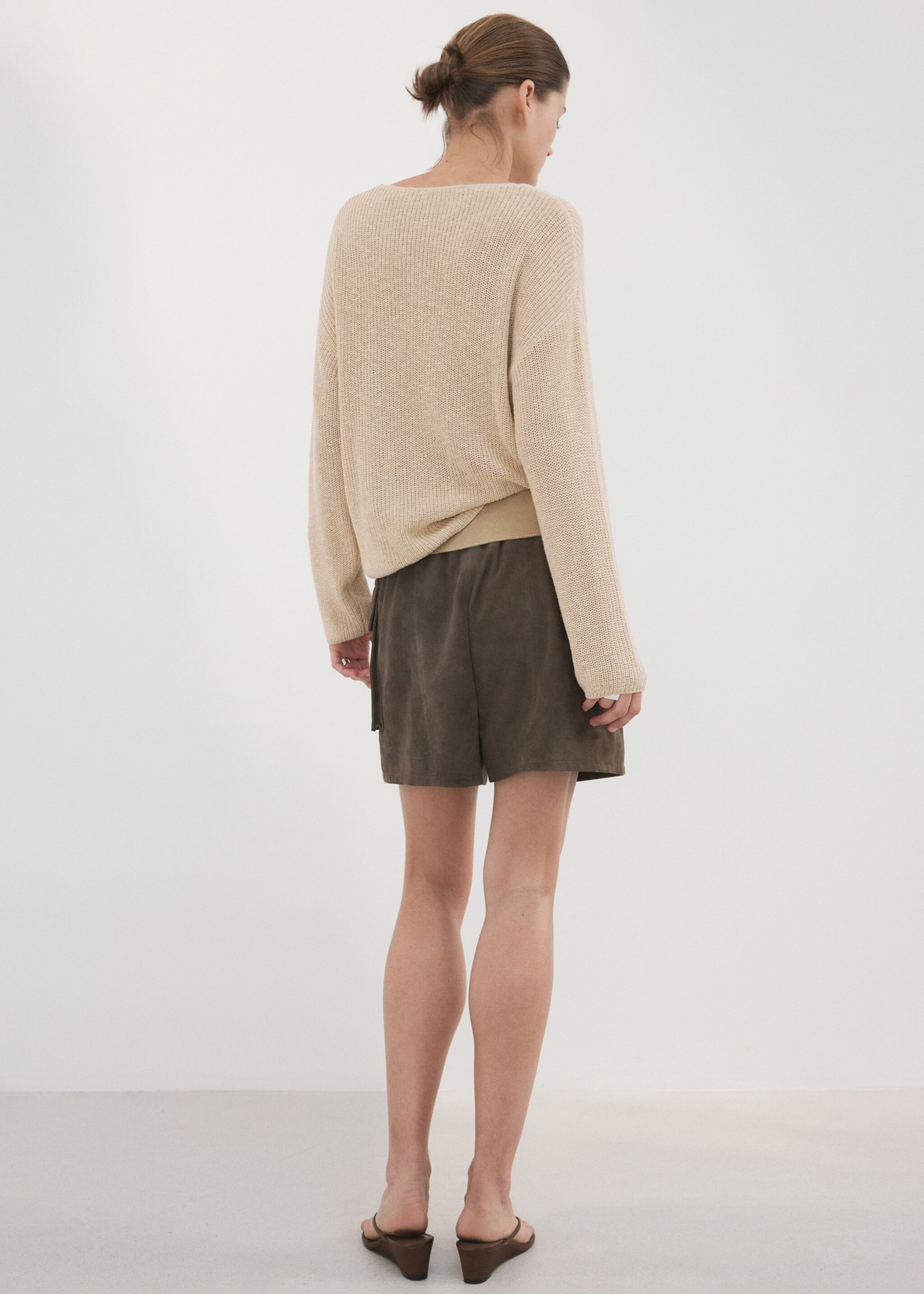 V-neck openwork knitted sweater - Reverse of the article, Sand. Ref: 27097136-00.