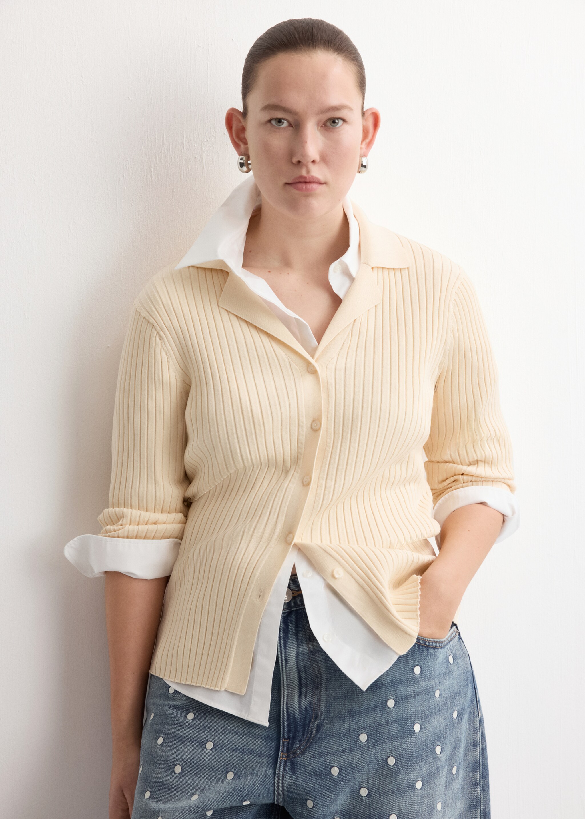 Polka dot straight-leg jeans - Details of the article 5, Medium Blue. Ref: 27097137-00.