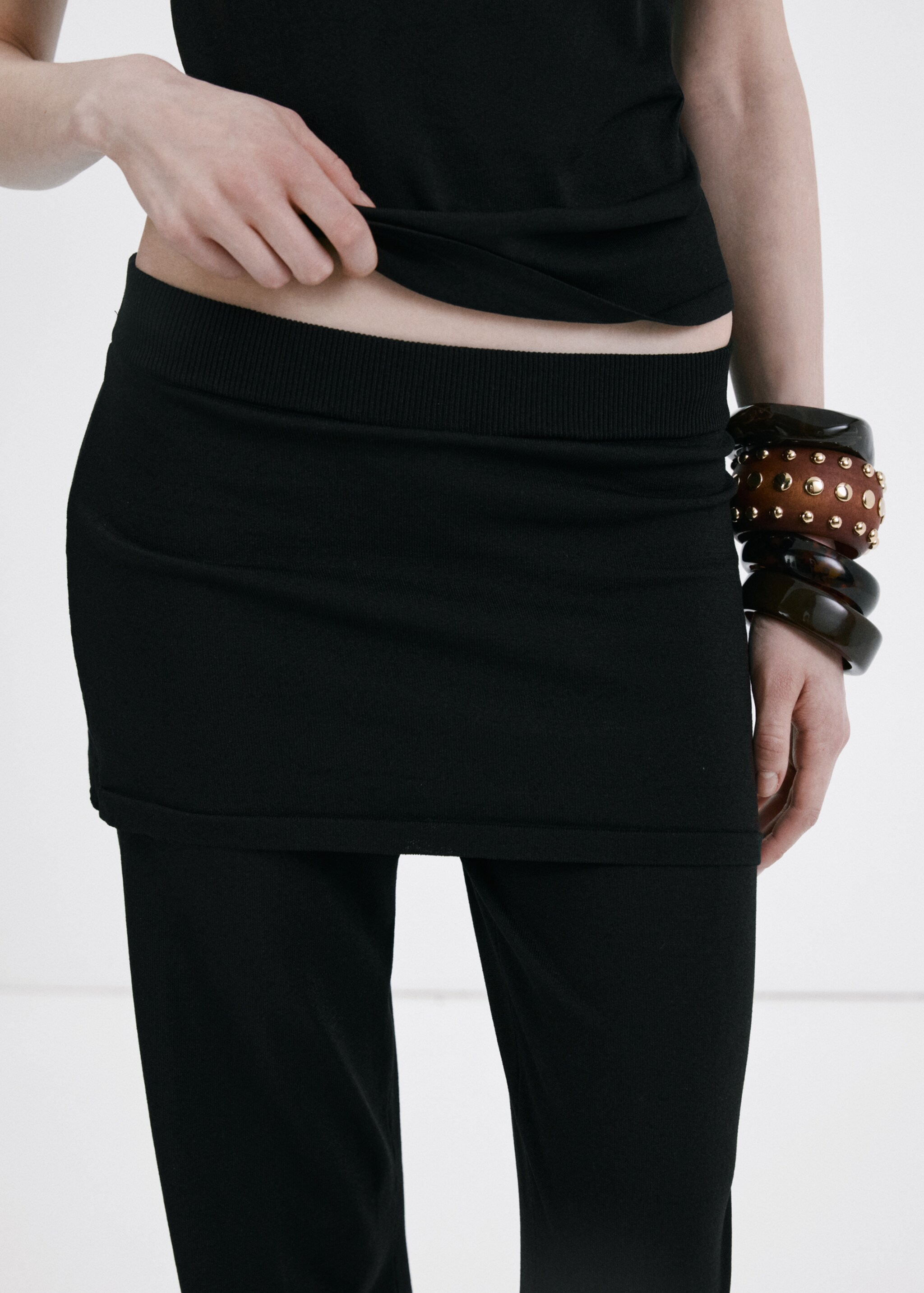 Combined knit trousers - Details of the article 6, Black. Ref: 27097139-00.