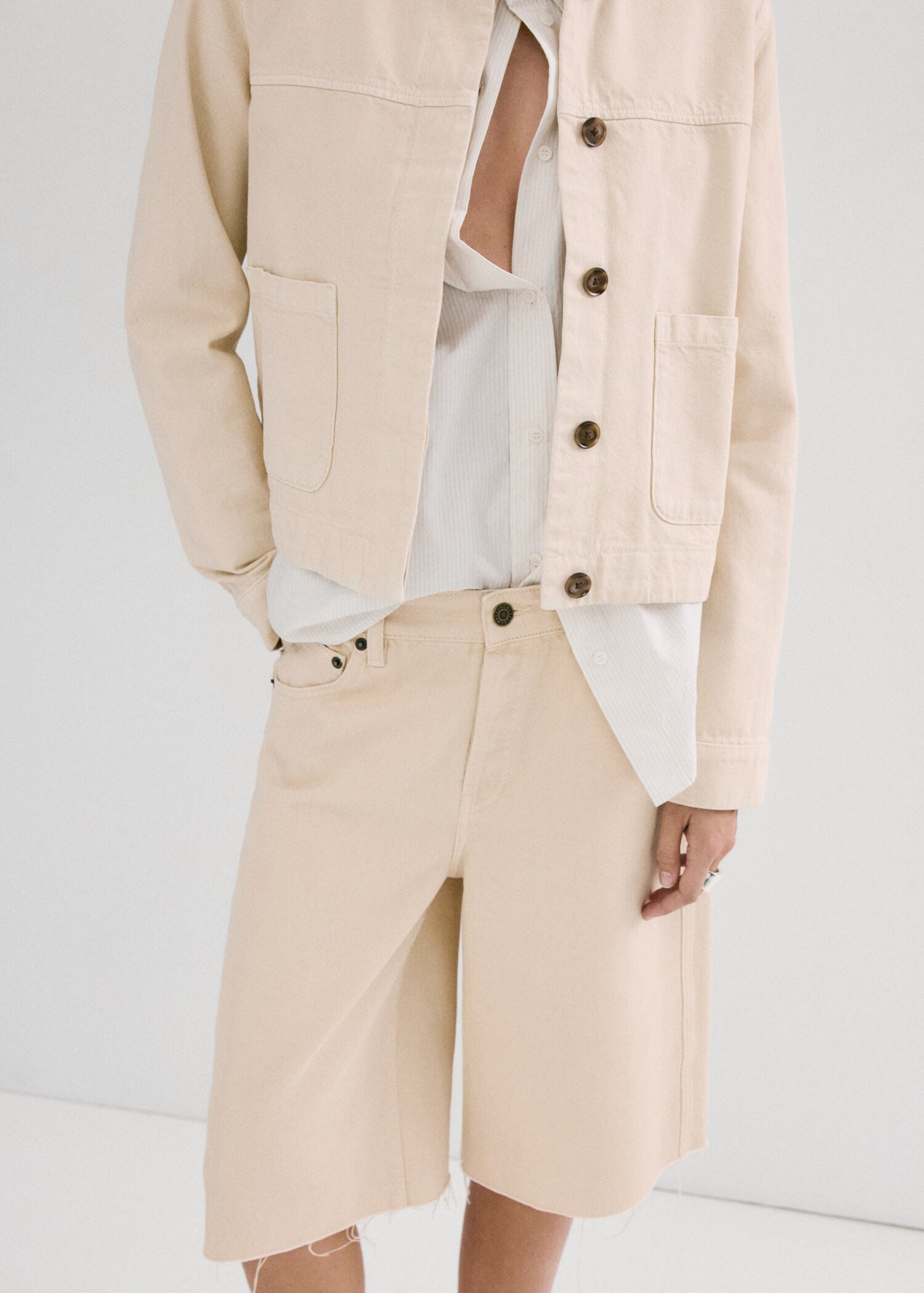 Low-rise denim bermuda shorts - Medium plane