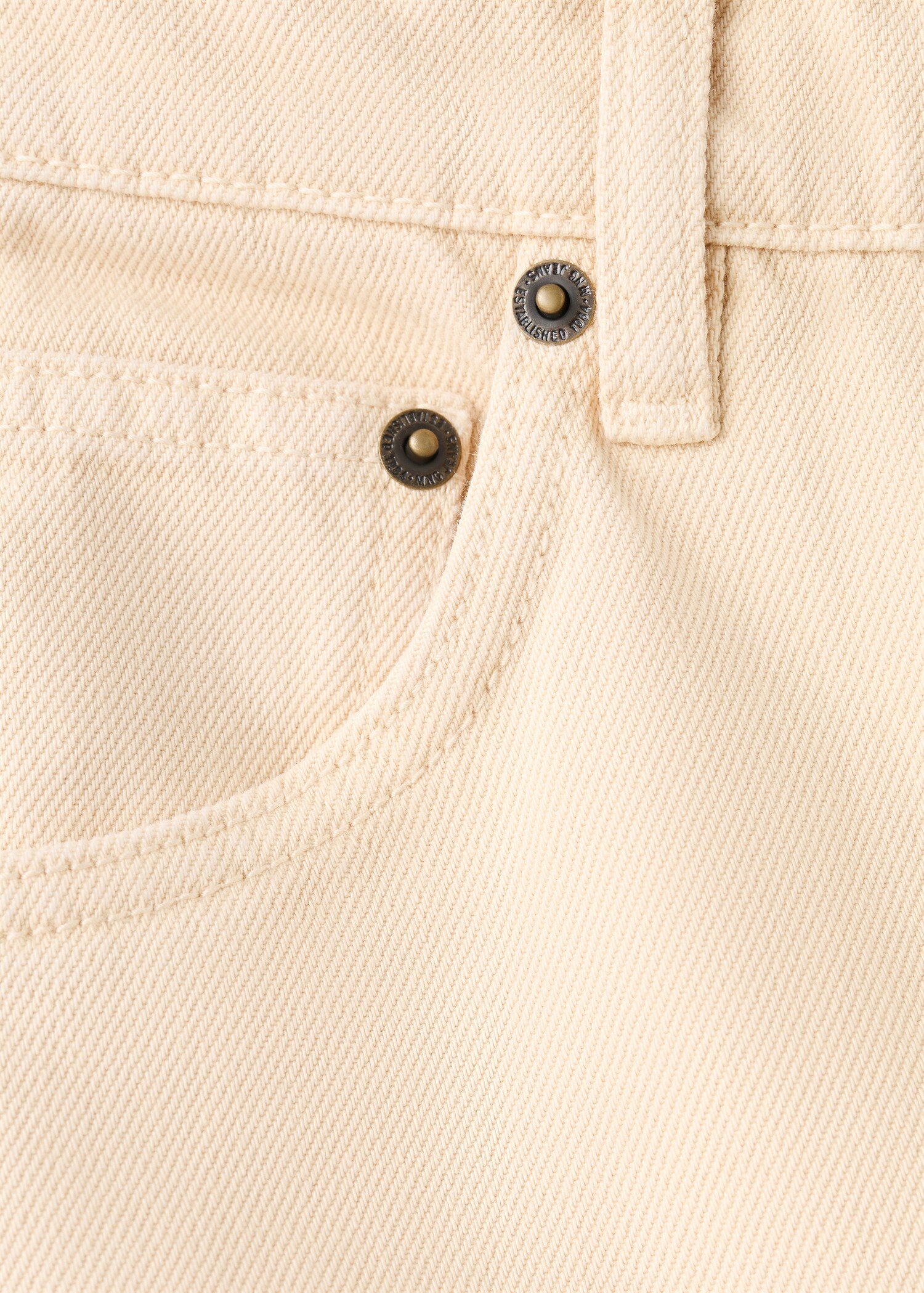 Low-rise denim bermuda shorts - Details of the article 0