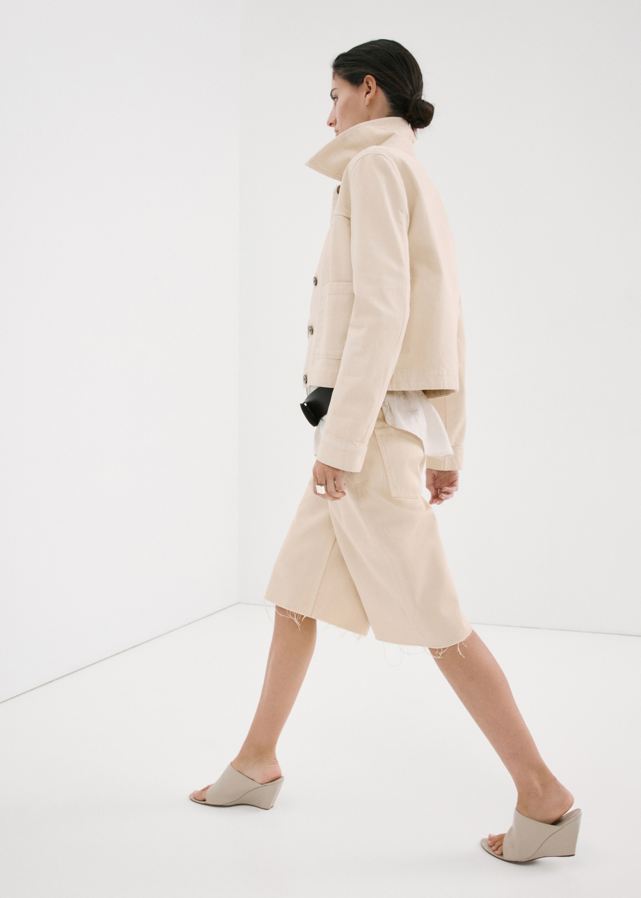 Low-rise denim bermuda shorts - Details of the article 2, Vanilla. Ref: 27097142-00.