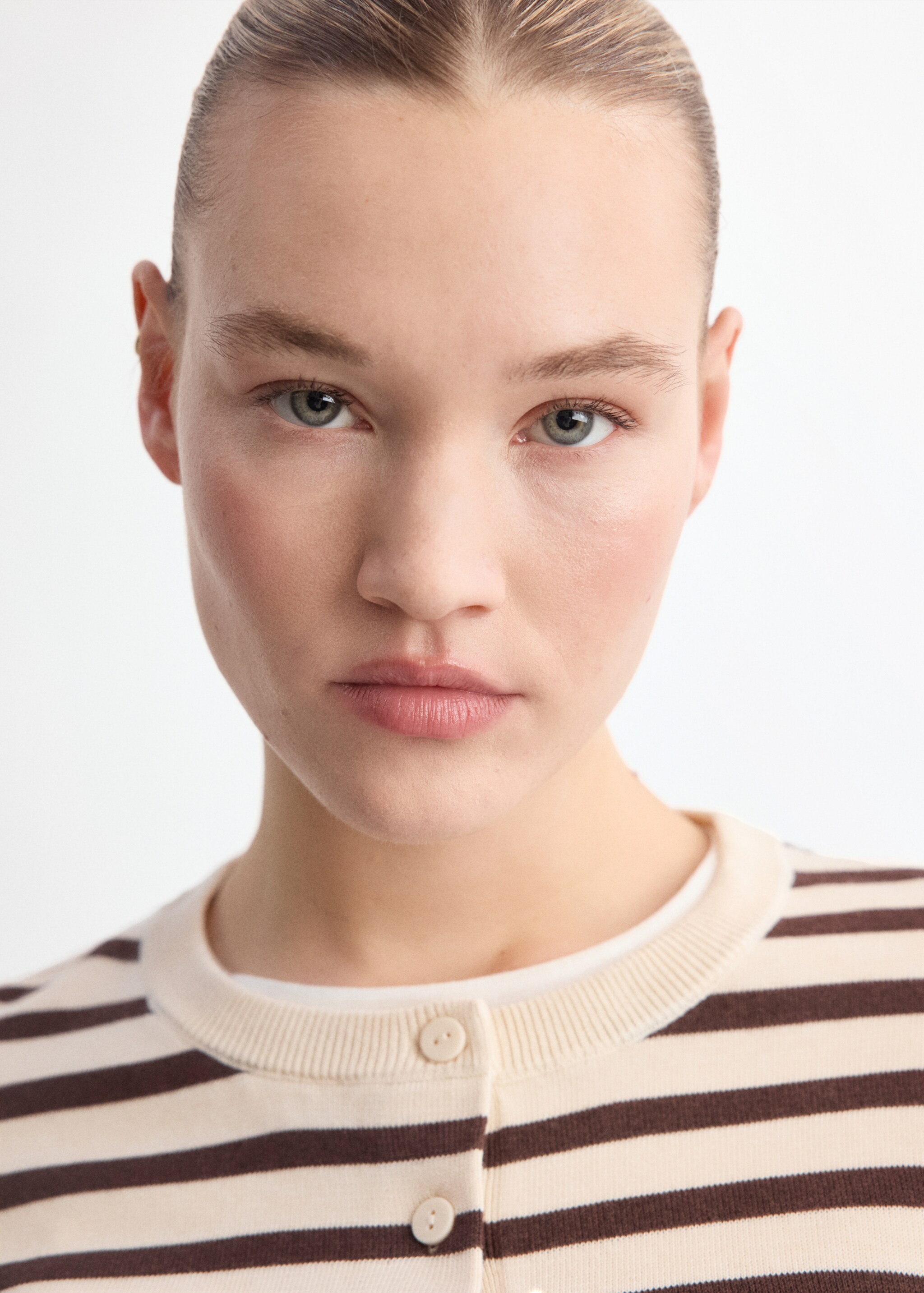 Cárdigan punto rayas - Detalle del artículo 4, Chocolate. Ref: 27097145-00.