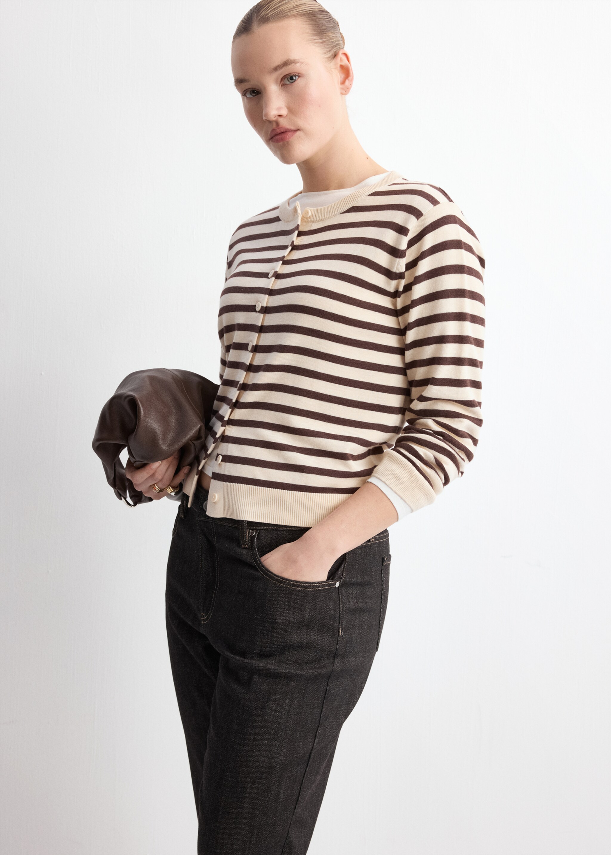 Cárdigan punto rayas - Detalle del artículo 5, Chocolate. Ref: 27097145-00.