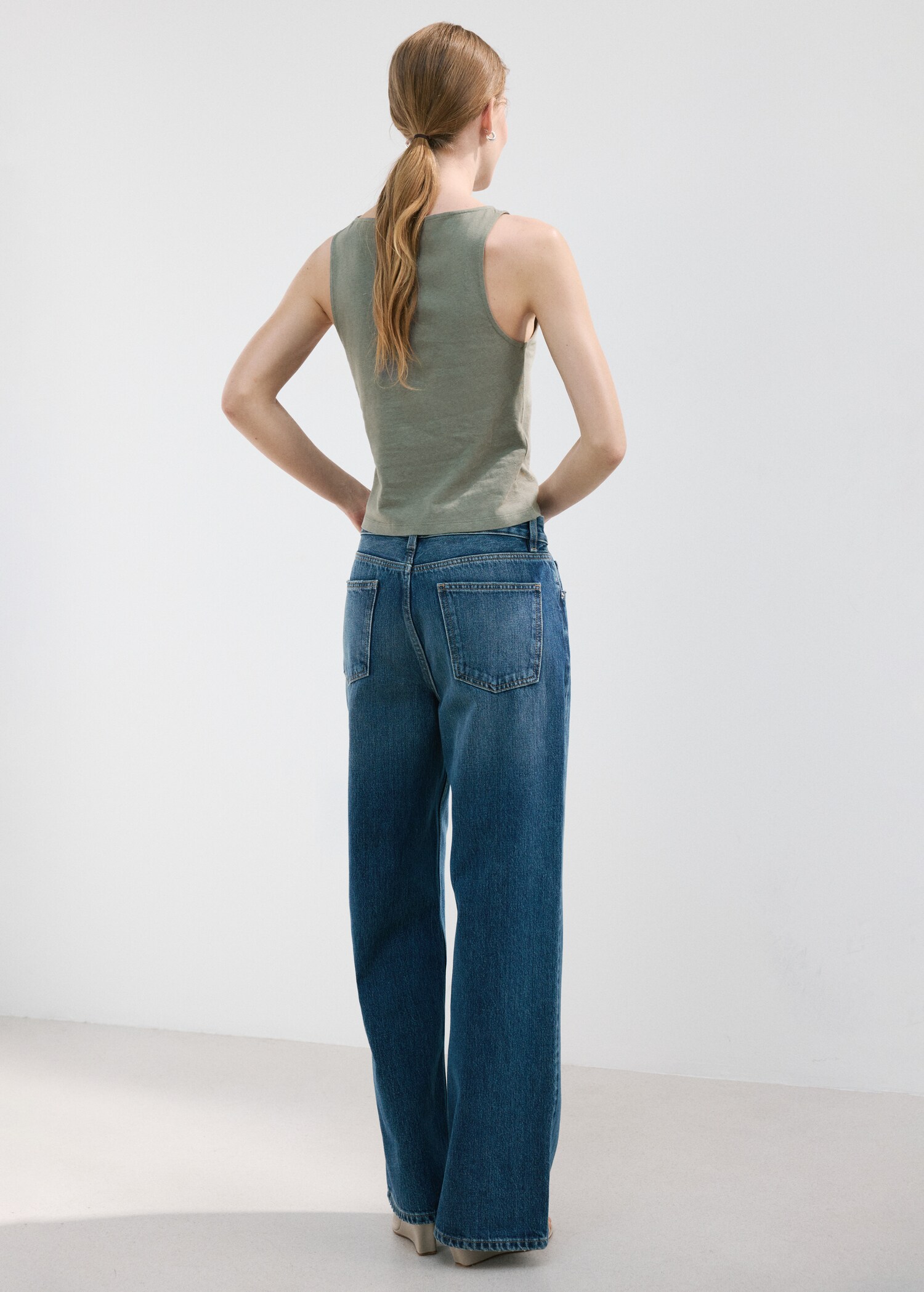 Cotton gilet with buttons - Reverse of the article