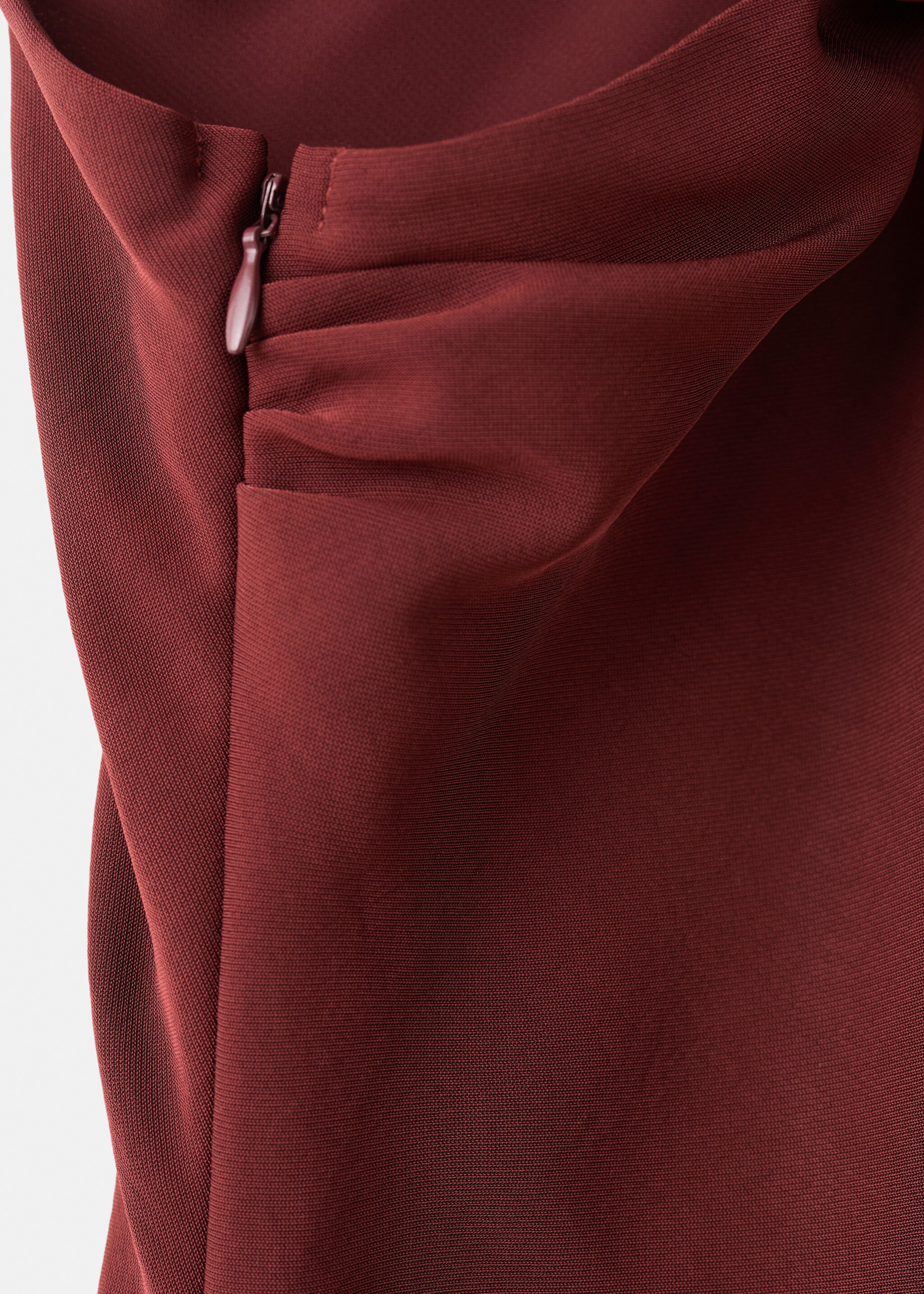 Combinaison asymétrique nœud - Détail de l'article 0, Grenat. Ref: 27097151-00.