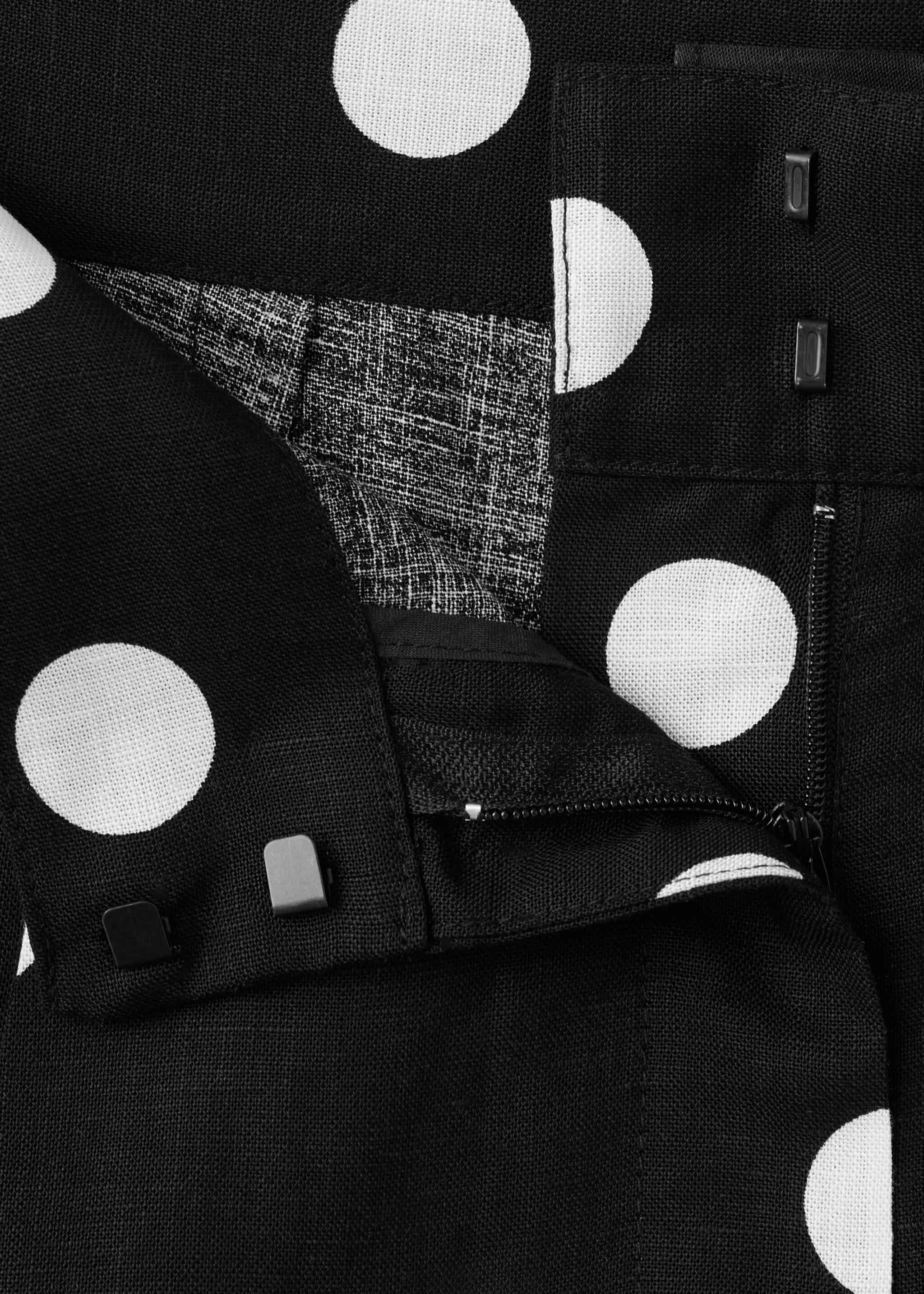 Shorts en lyocell à pois - Détail de l'article 0, Noir. Ref: 27097152-00.