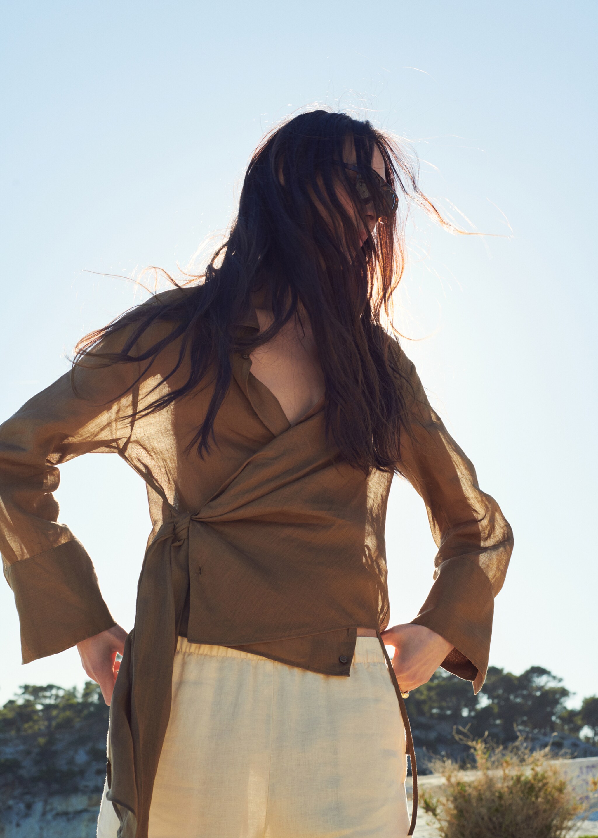 100% ramie tie-front blouse - Details of the article 1, Brown. Ref: 27097156-00.