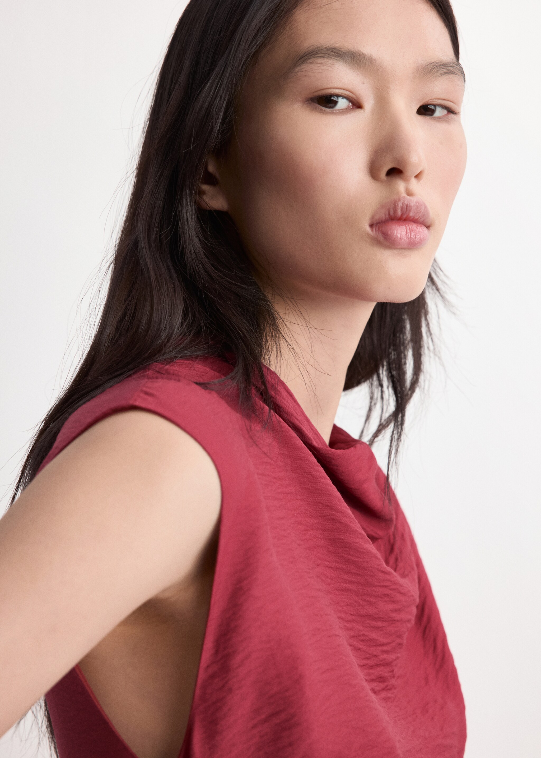 Asymmetrical draped short dress - Details of the article 1, Maroon. Ref: 27097161-00.