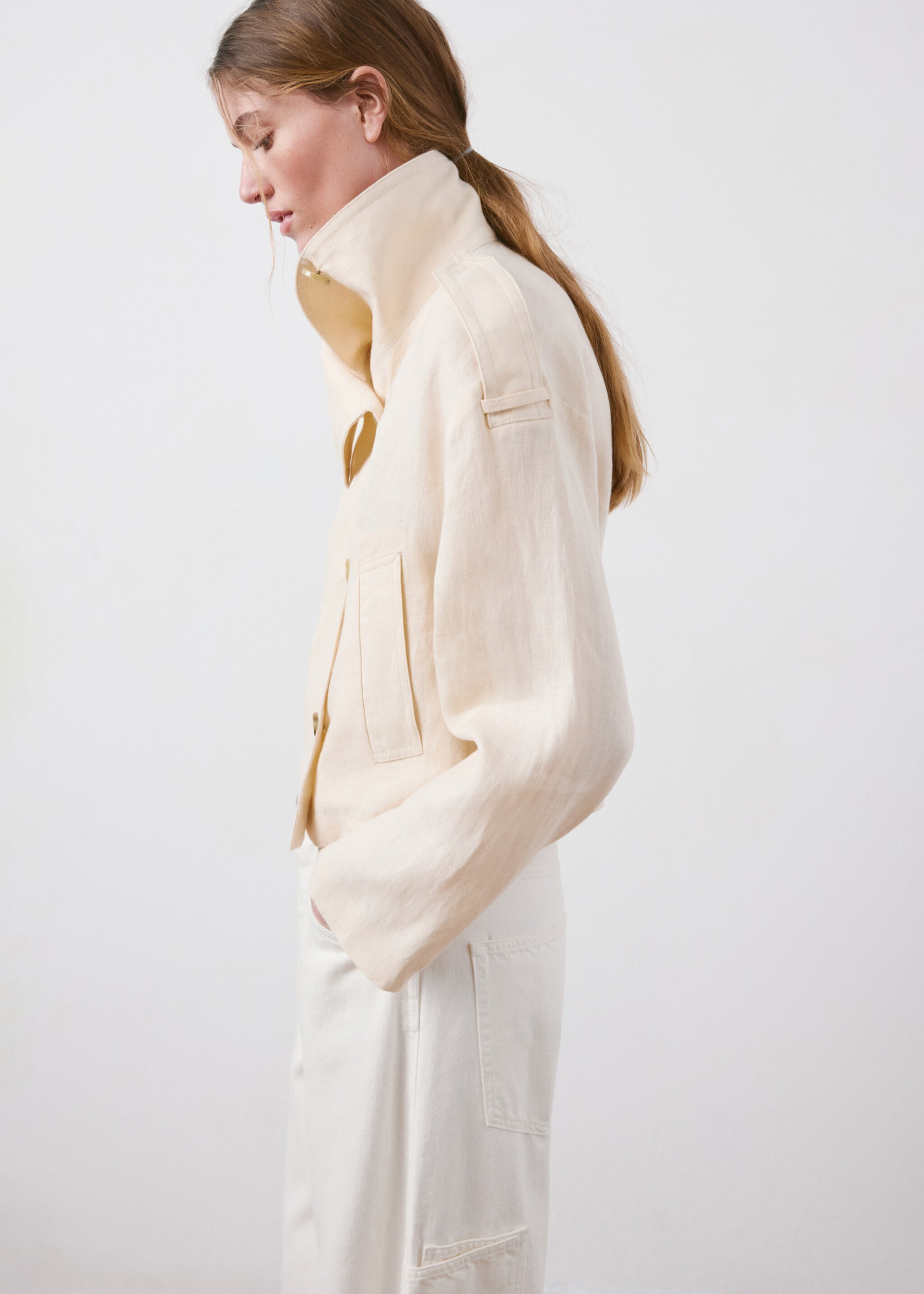 Linen funnel neck trench coat - Details of the article 2, Ecru. Ref: 27097778-00.