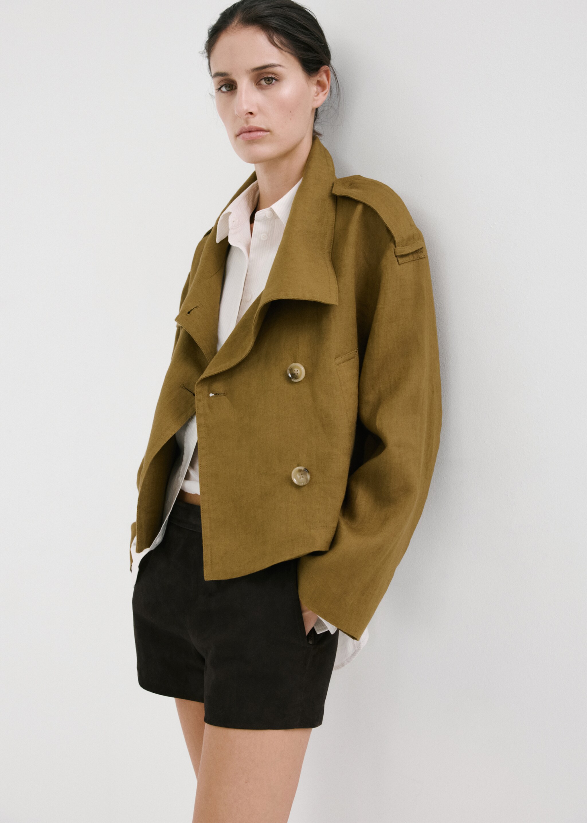 Linen funnel neck trench coat - Details of the article 2, Olive Green. Ref: 27097778-00.