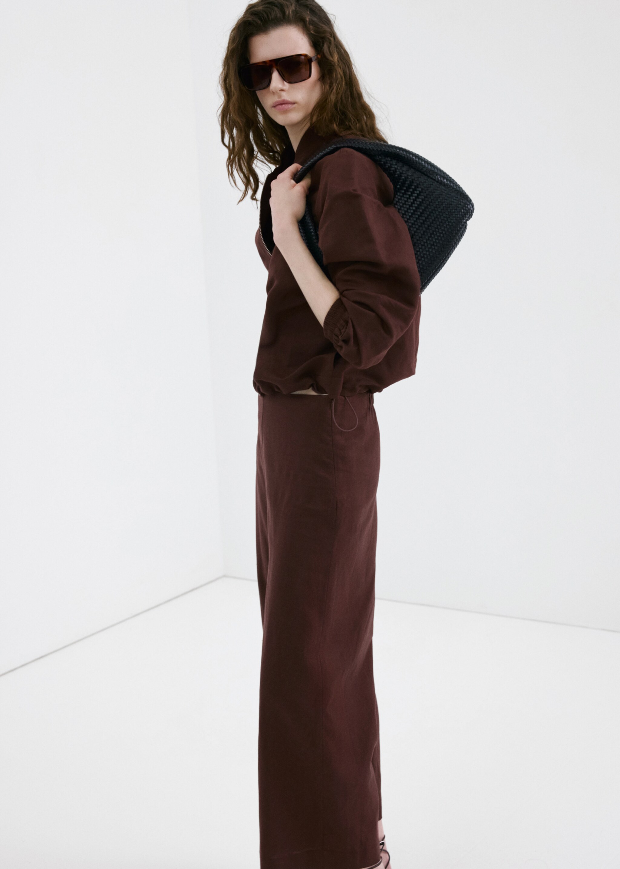 Straight linen-blend trousers - Details of the article 2, Chocolate. Ref: 27097781-00.