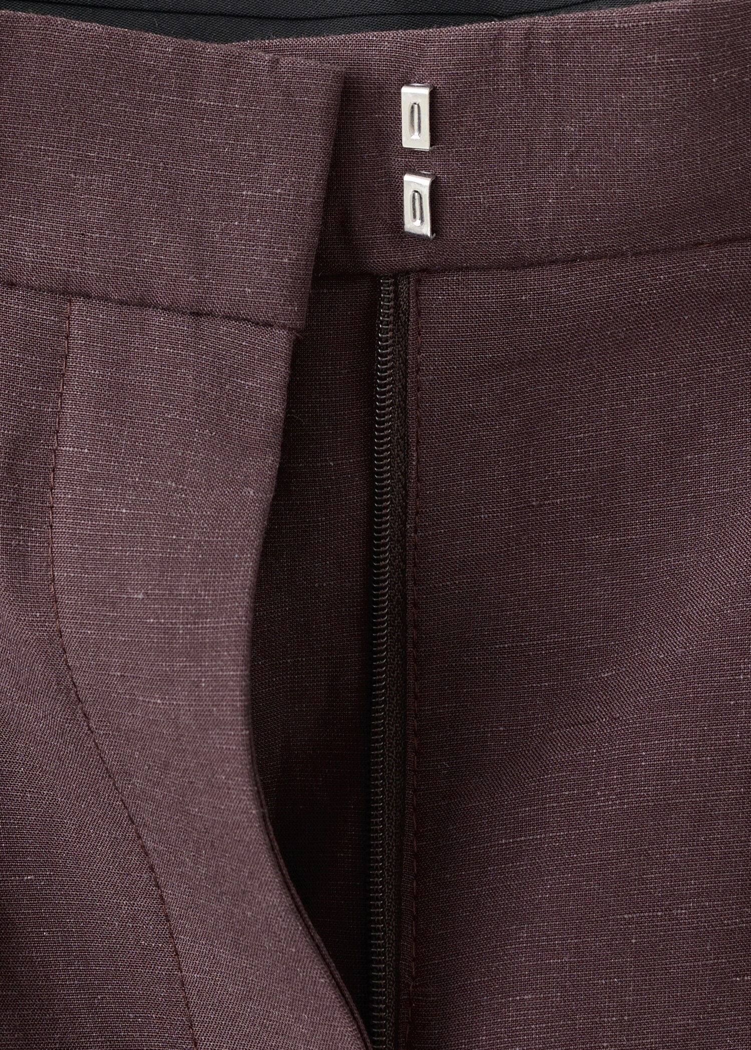 Straight linen Bermuda shorts - Details of the article 0