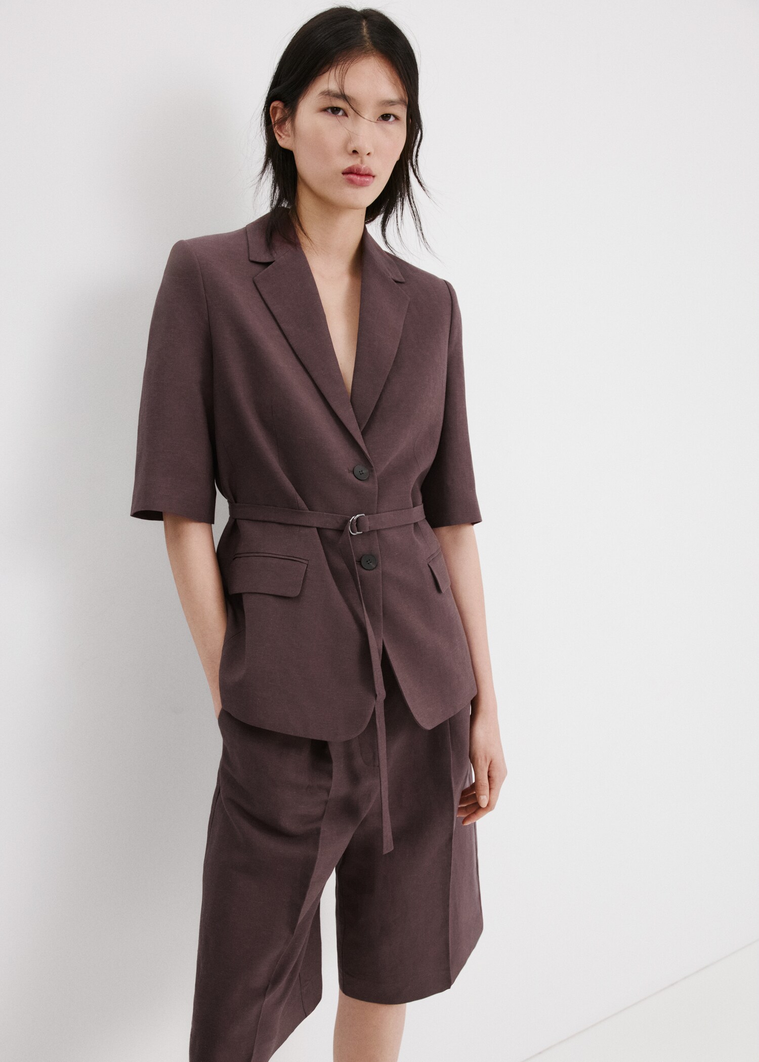 Straight linen Bermuda shorts - Details of the article 1