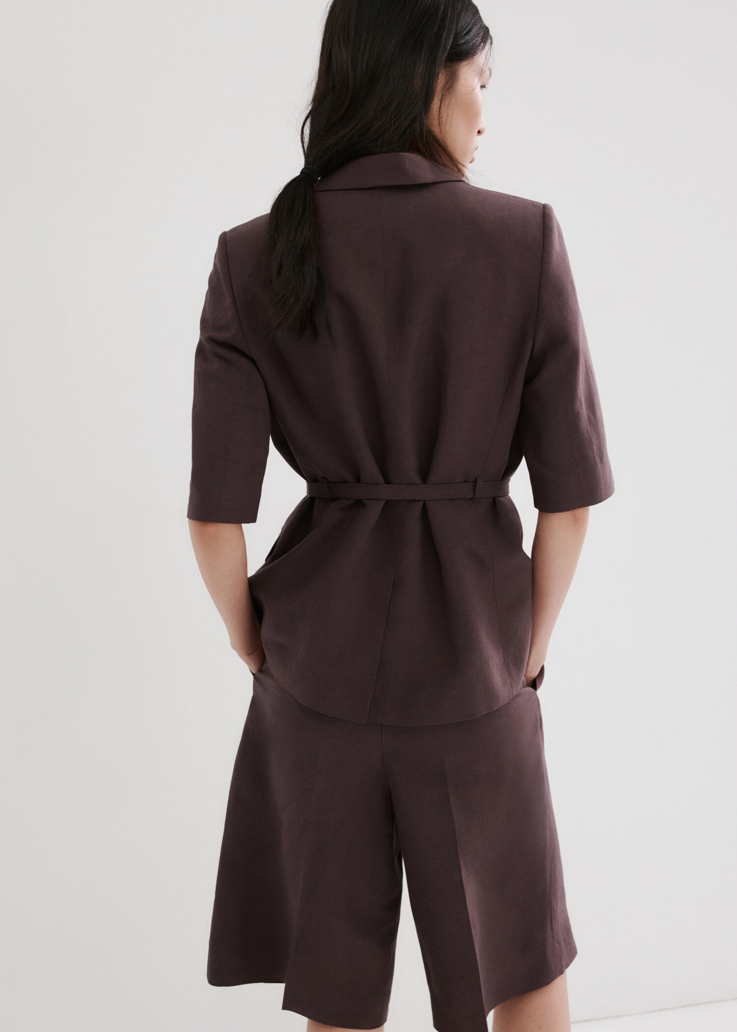 Straight linen Bermuda shorts - Reverse of the article