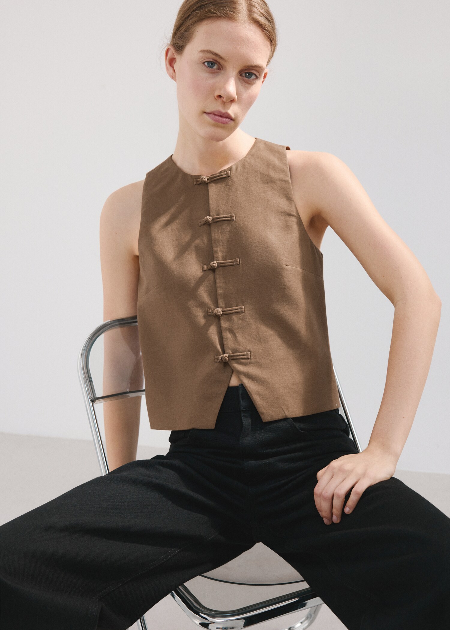 Linen-blend suit waistcoat - Details of the article 2