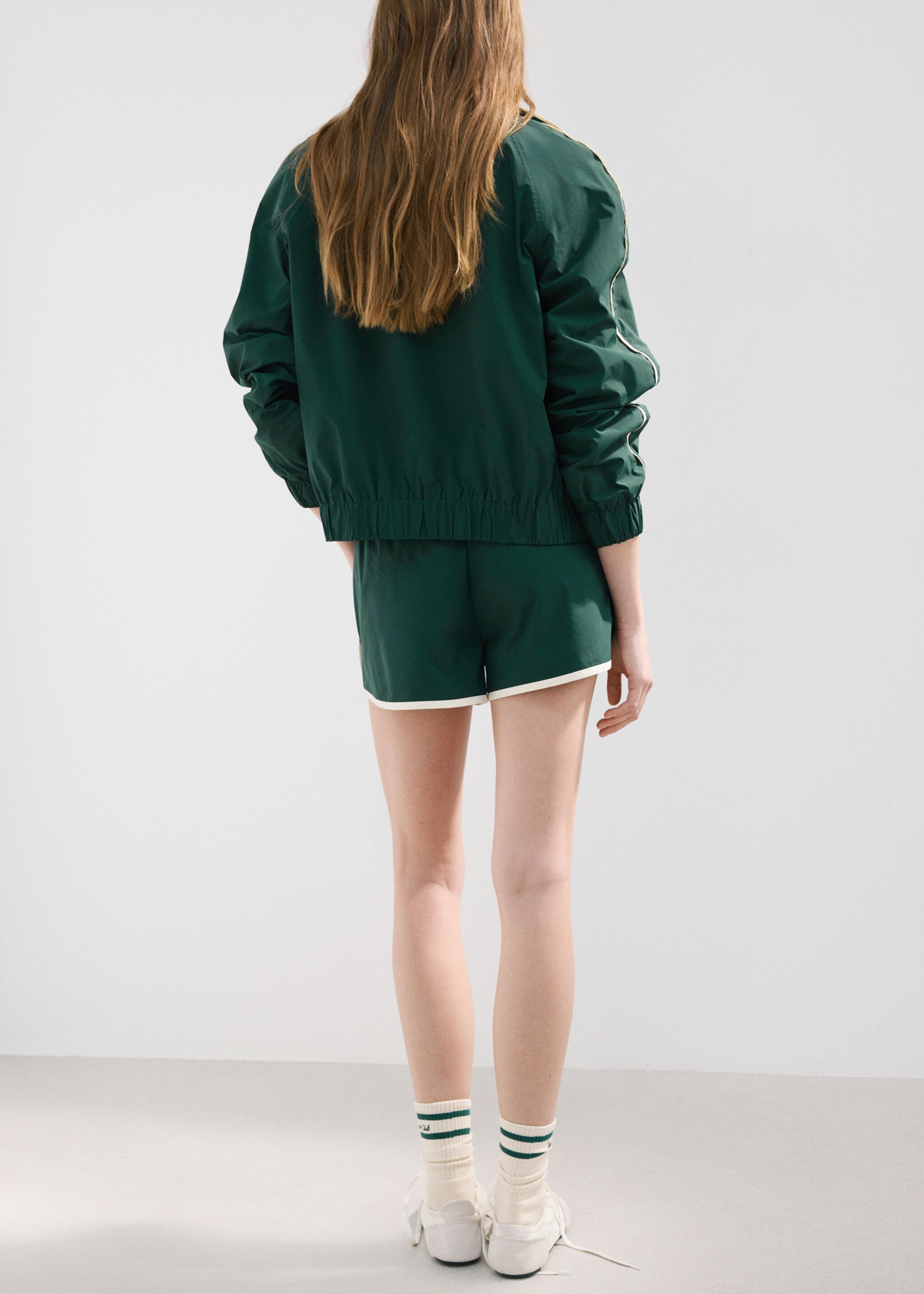 Σορτς με ρέλι σε αντίθεση - Πίσω όψη προϊόντος, Πράσινο. Ref: 27097793-00.